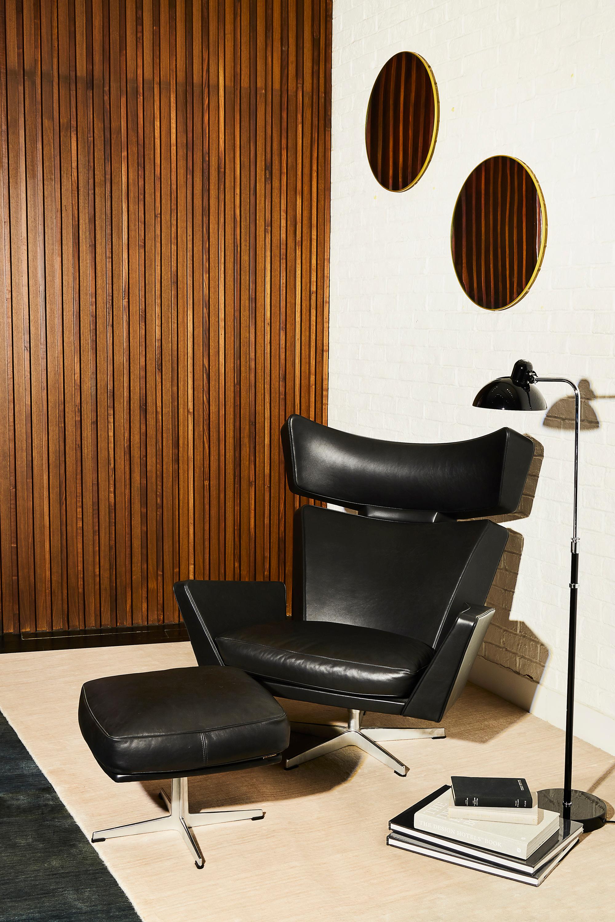 Scandinavian Modern Arne Jacobsen 'Oksen' Chair for Fritz Hansen in Aura Leather Upholstery For Sale