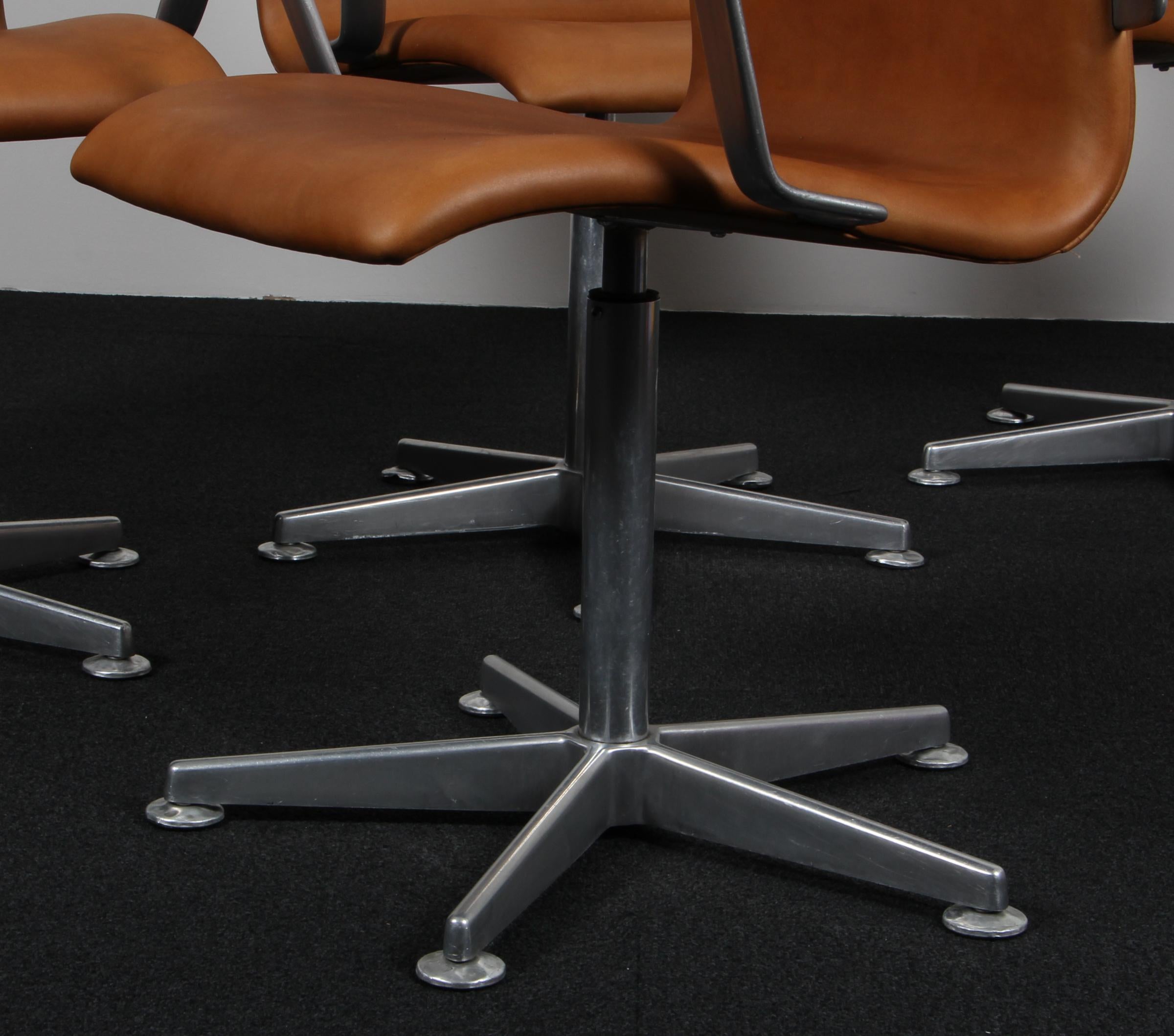 Arne Jacobsen Oxford-Sessel (Mitte des 20. Jahrhunderts) im Angebot