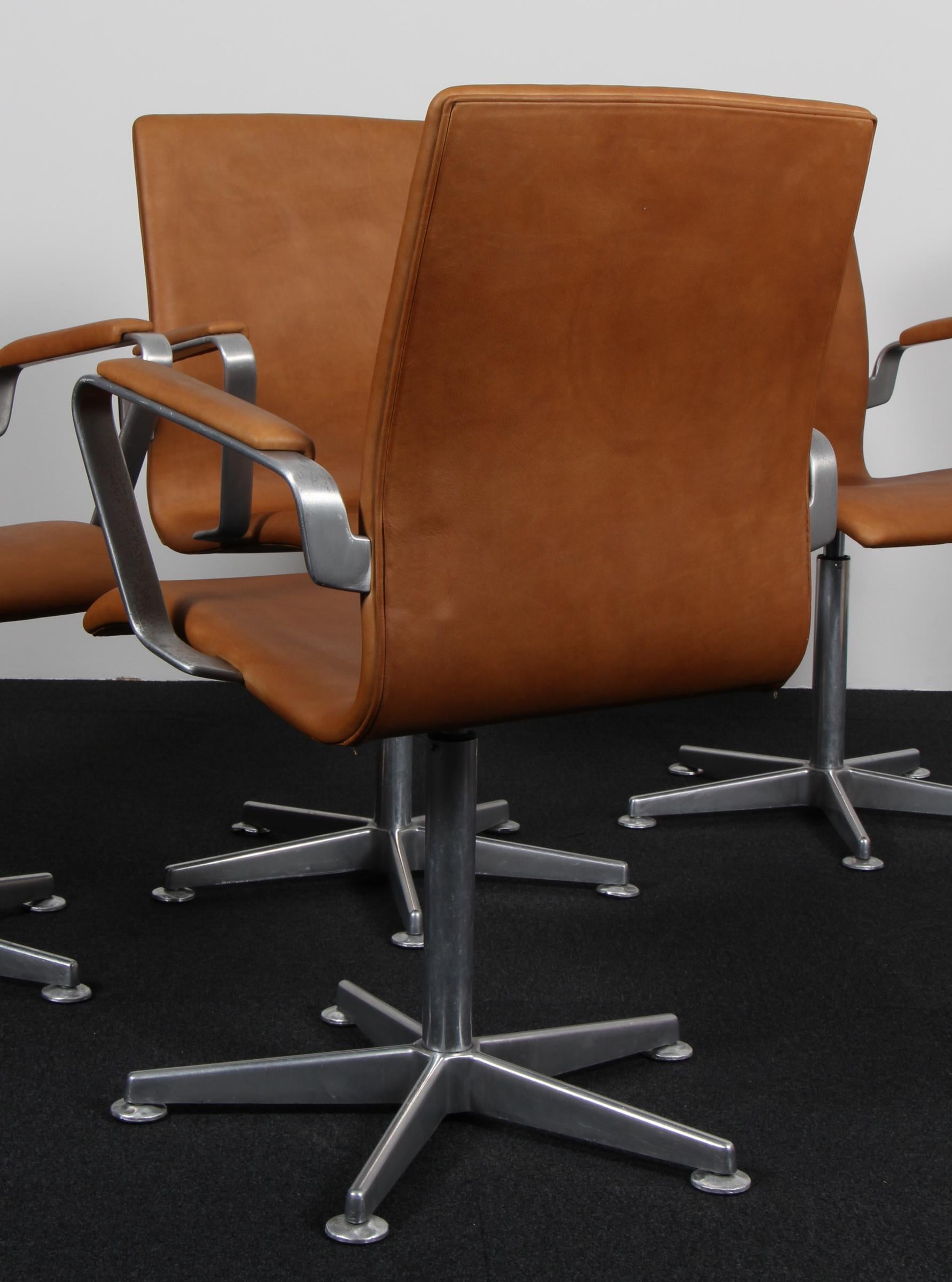 Arne Jacobsen Oxford-Sessel (Leder) im Angebot