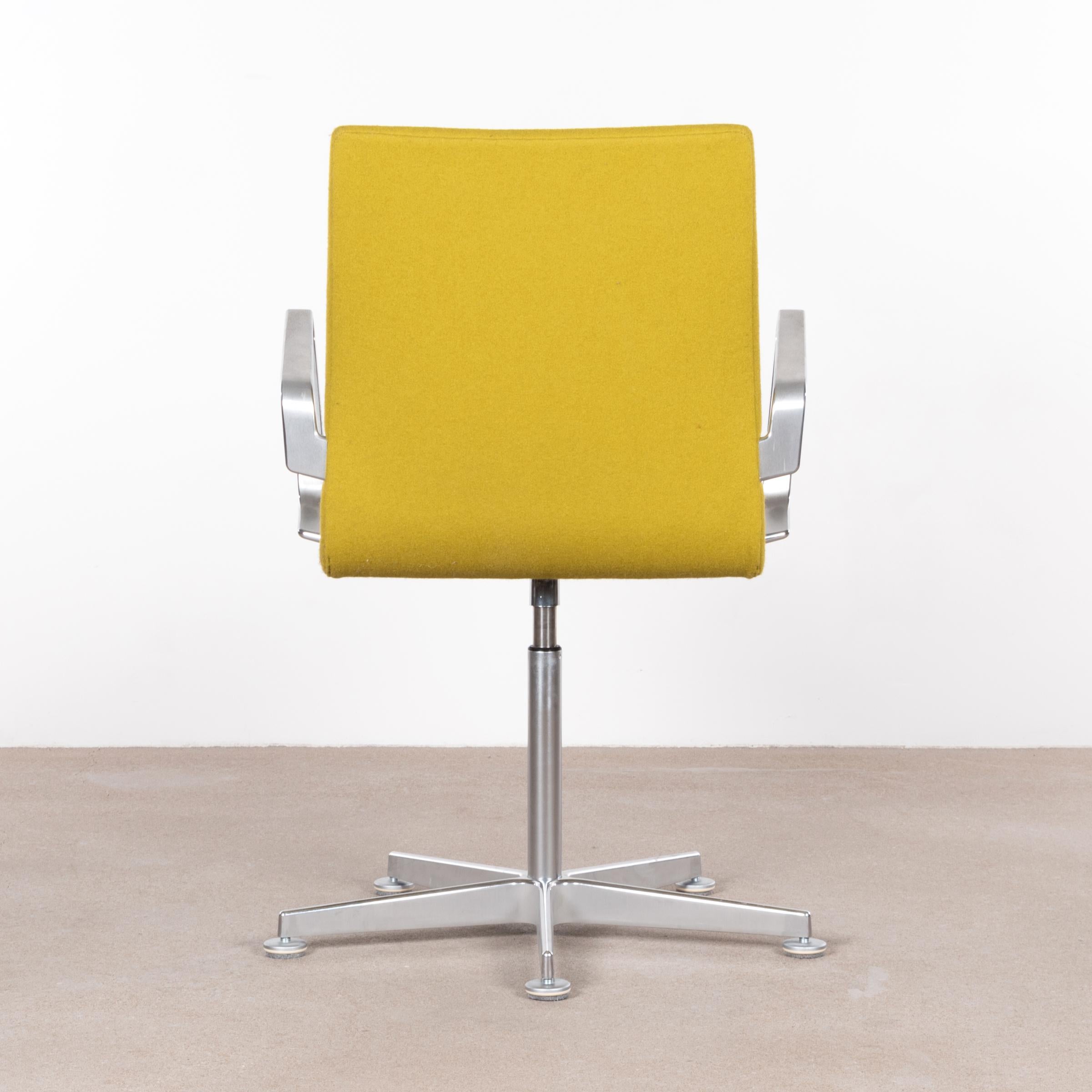 Scandinavian Modern Arne Jacobsen Oxford Chair in Lime Green Wool for Fritz Hansen, Denmark