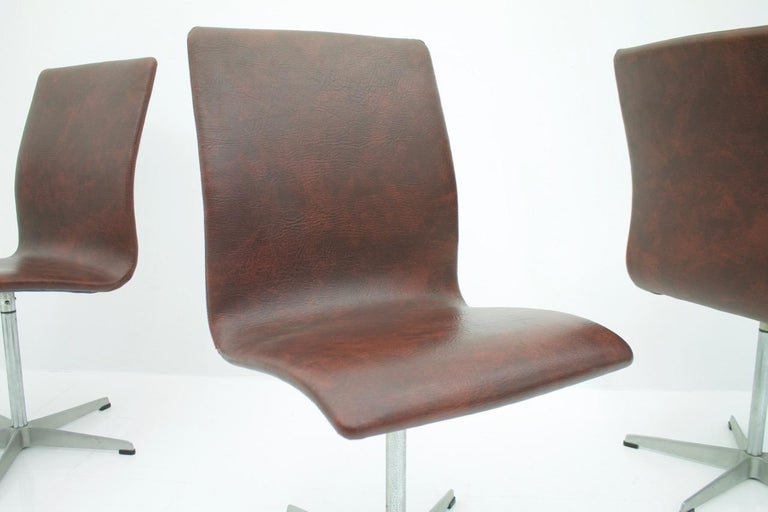 Metal Arne Jacobsen Oxford Chairs by Fritz Hansen Denmark Set of Six 1970s For Sale