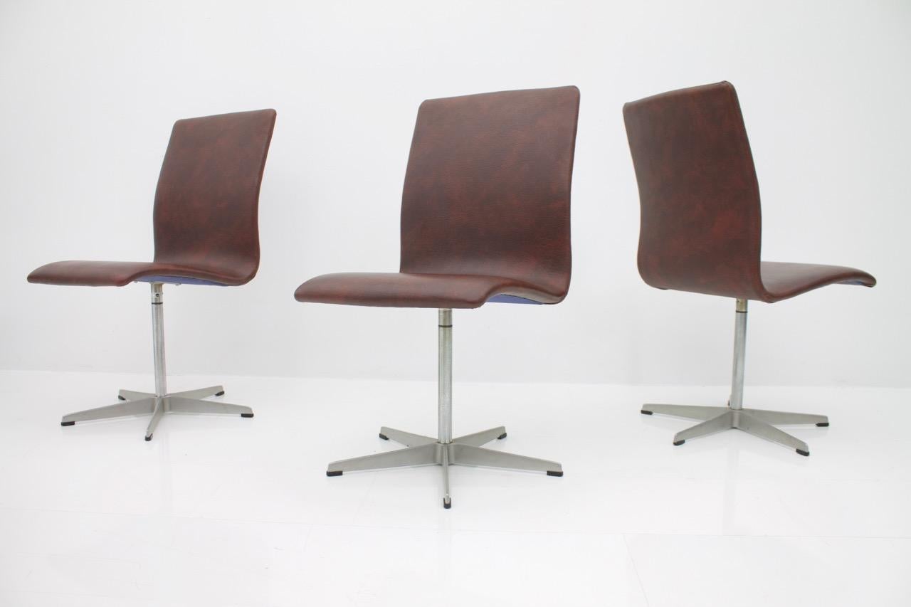 Mid-20th Century Arne Jacobsen Oxford Chairs by Fritz Hansen Denmark Set of Six 1970s For Sale