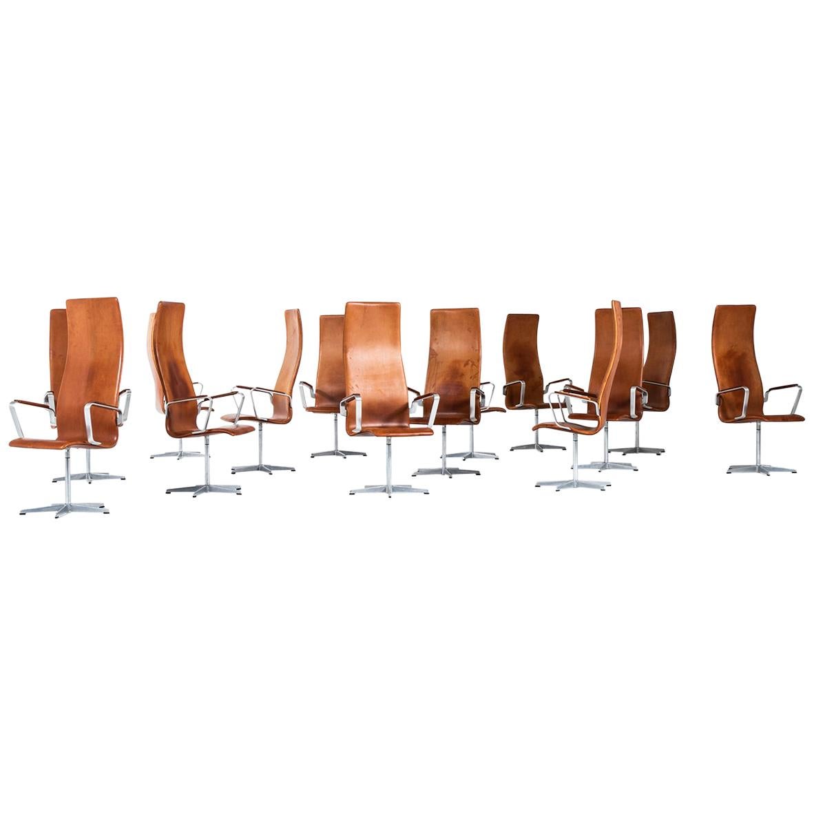 Arne Jacobsen Oxford Chairs Model 3272 by Fritz Hansen in Denmark For Sale