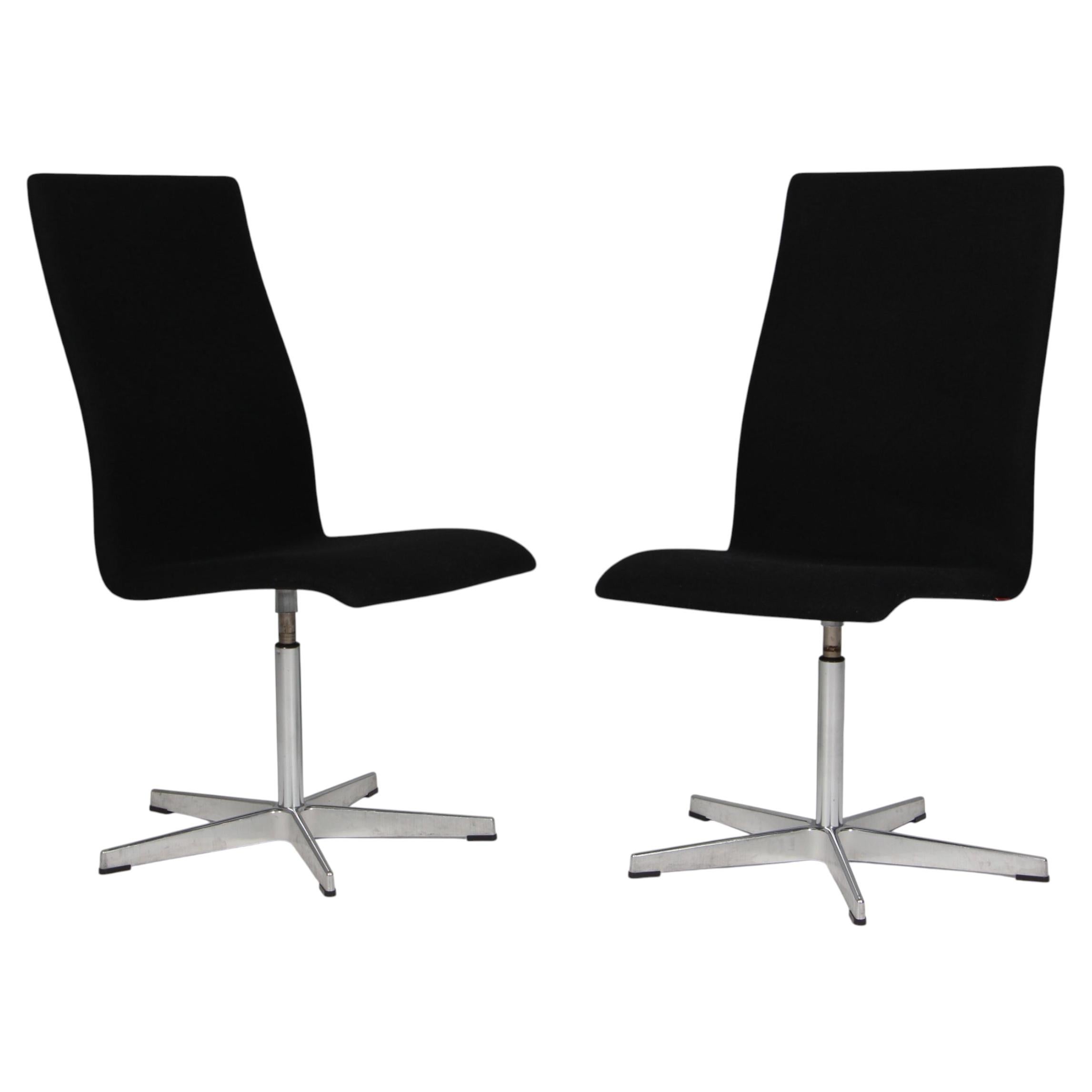 Arne Jacobsen Oxford Chairs, original wool For Sale