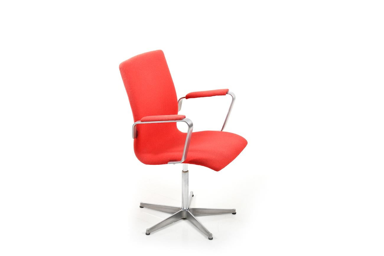 Scandinavian Modern Arne Jacobsen Oxford Desk Chair, Low Back For Sale