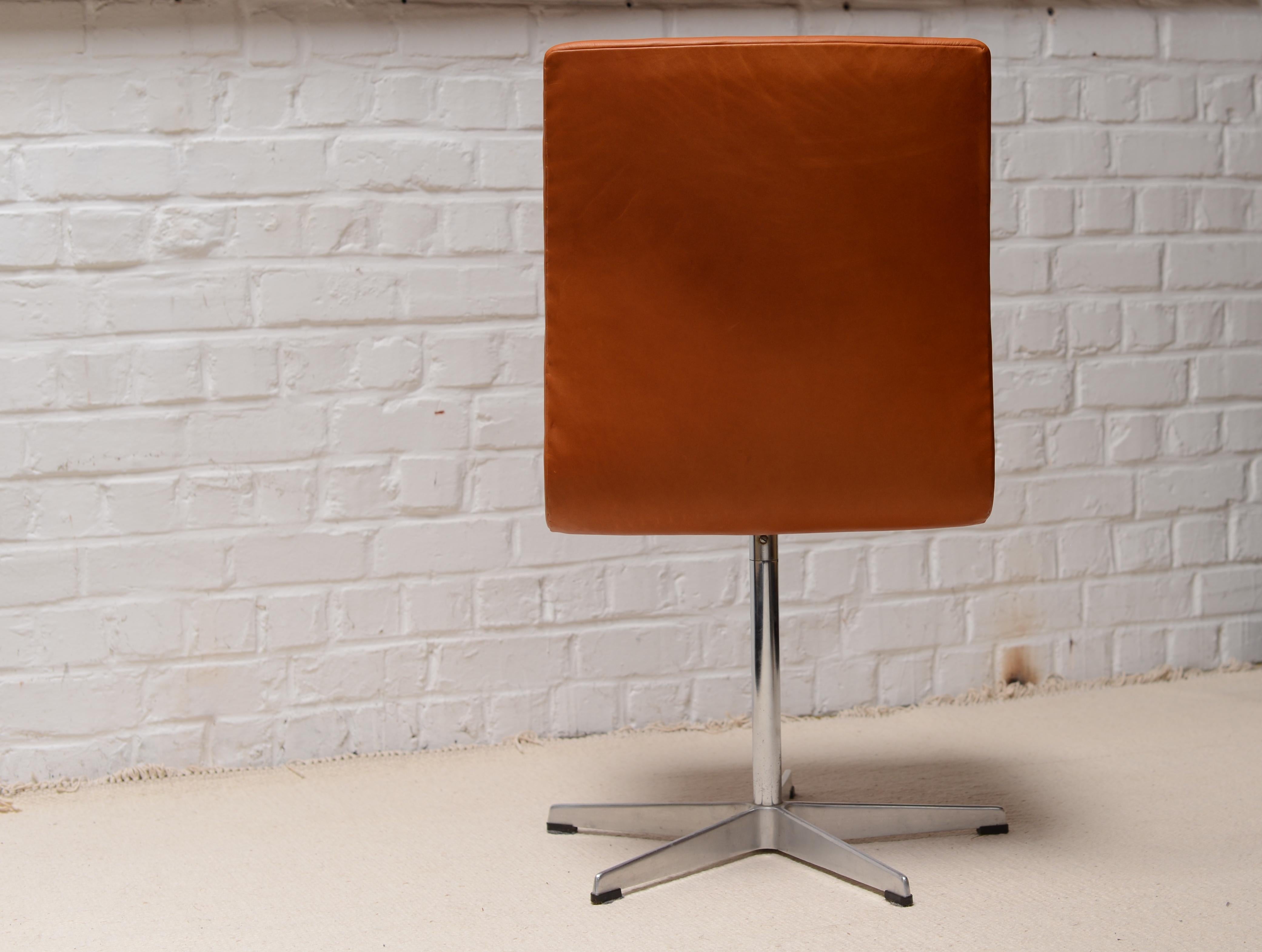 Hand-Crafted Arne Jacobsen Oxford New Leather, Dated March 1967, Fritz Hansen Denmark For Sale