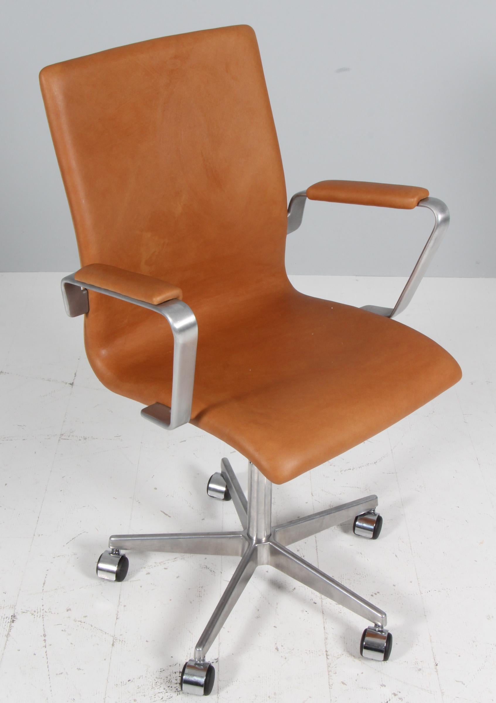 Arne Jacobsen Oxford Office Chair (Skandinavische Moderne) im Angebot