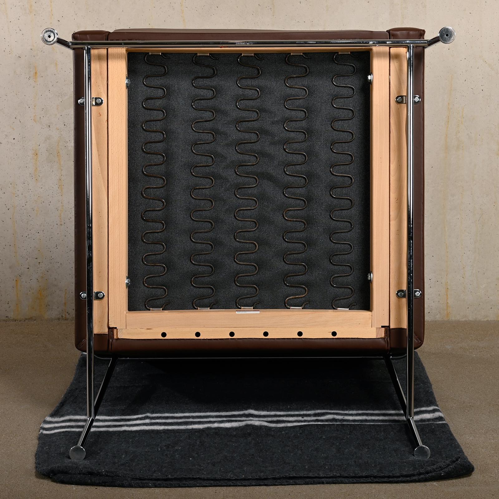 Arne Jacobsen Pair Armchairs 3300 Series in Chestnut leather for Fritz Hansen For Sale 11