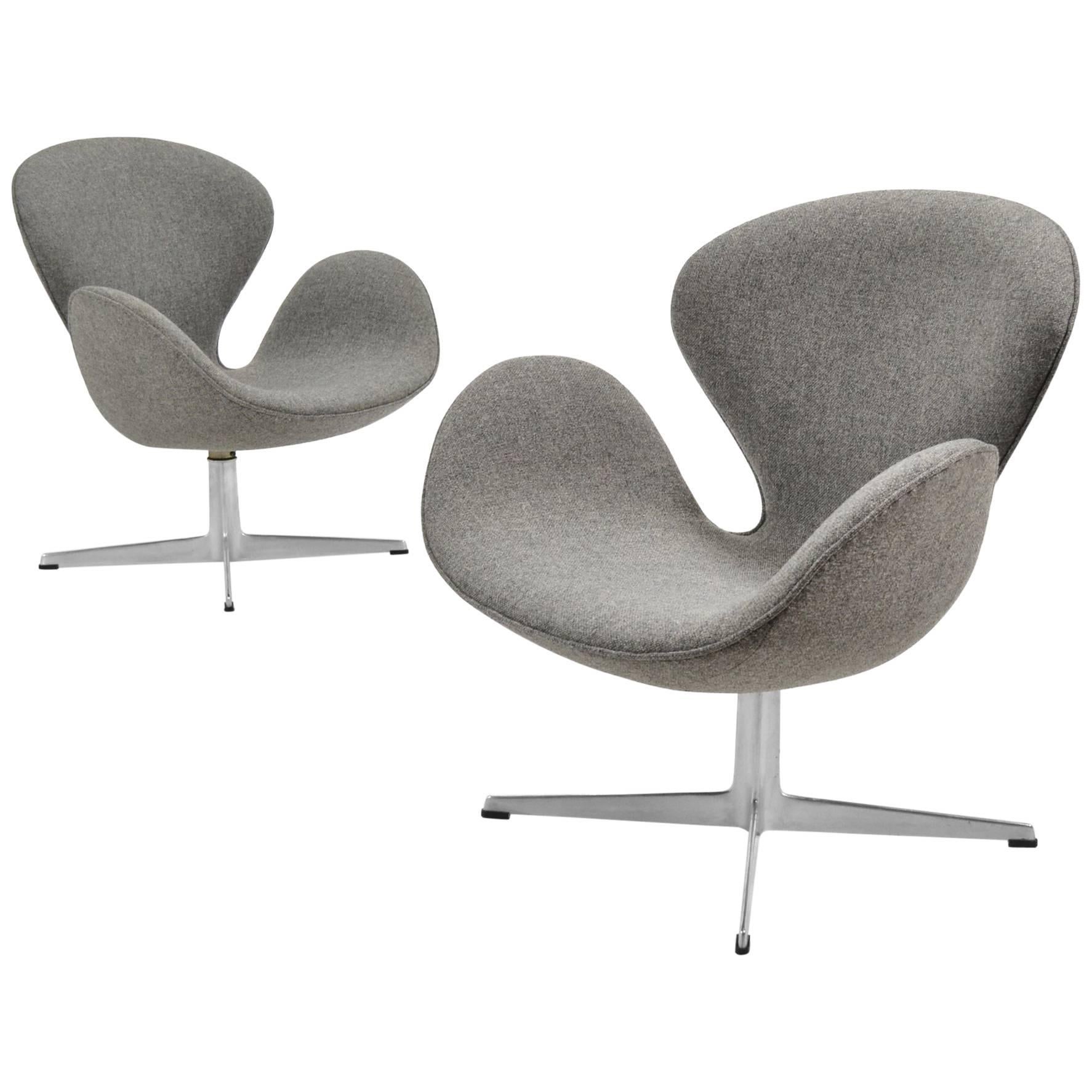 Arne Jacobsen Pair of Swan Chairs by Fritz Hansen