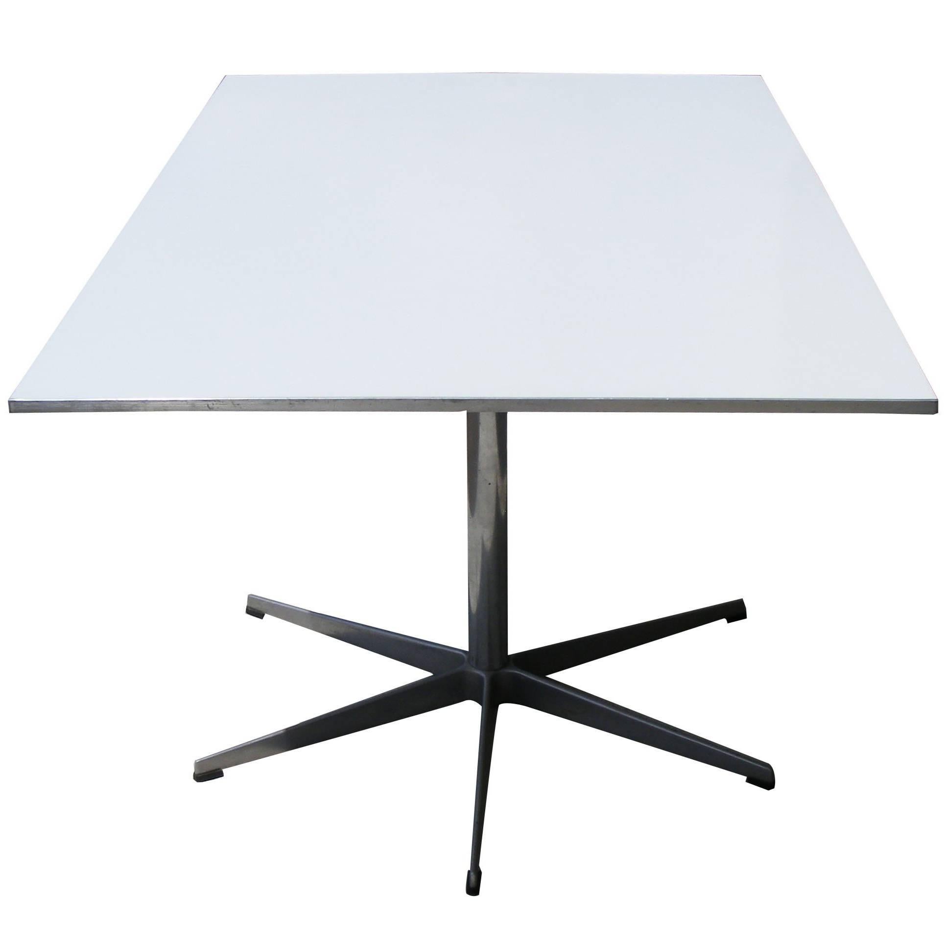 Table de salle à manger série six Arne Jacobsen pour Piet Hein  en vente