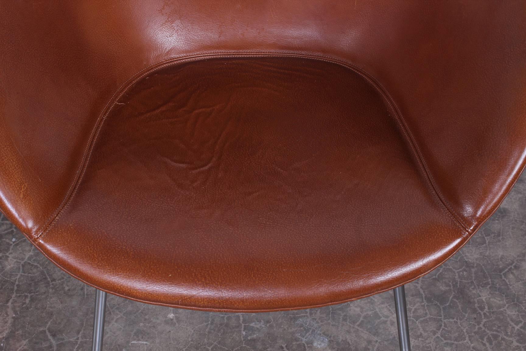 Arne Jacobsen Pot Chairs in Original Leather 7