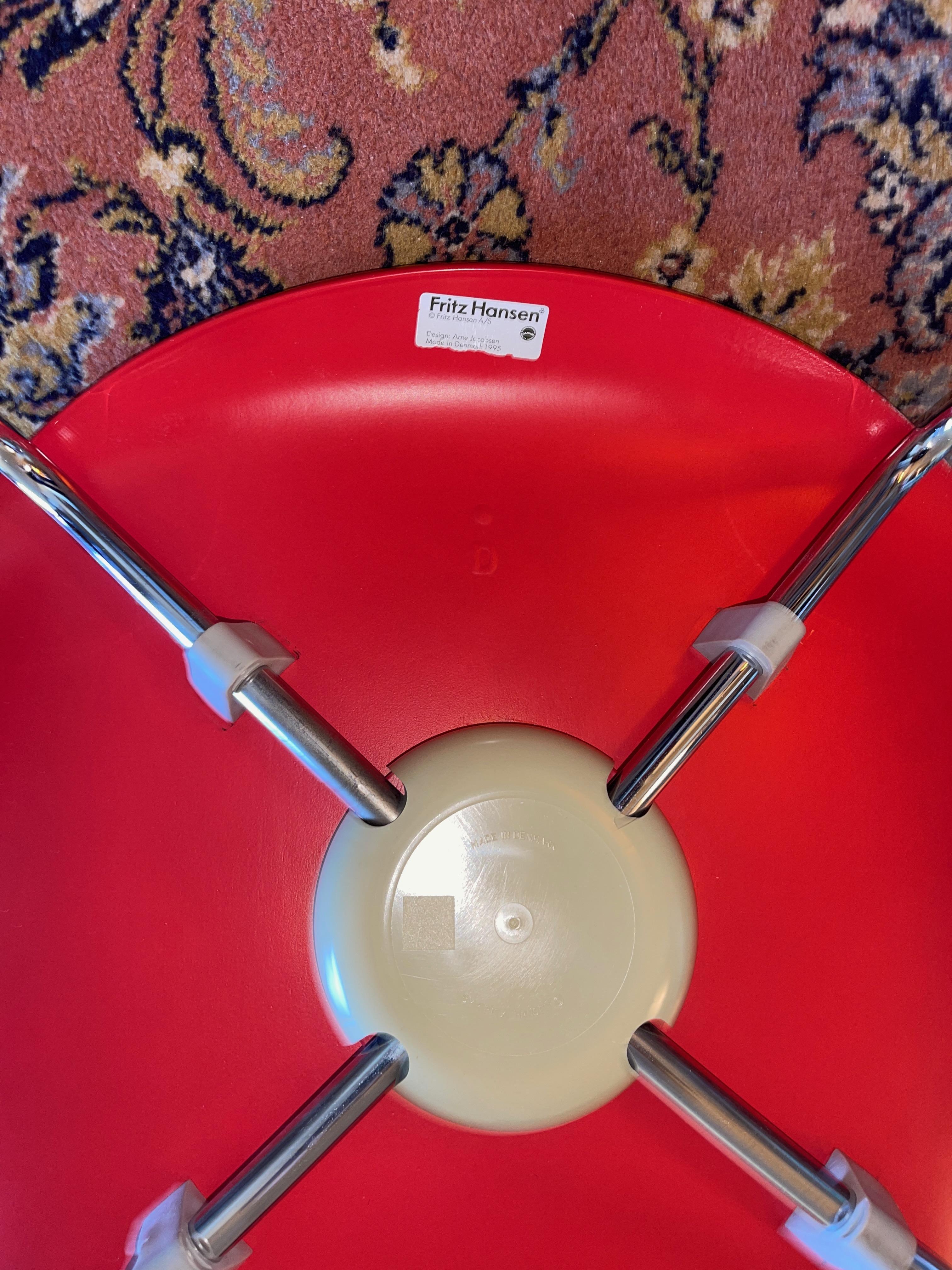 Danese Sedia a farfalla rossa e cromata di Arne Jacobsen in vendita