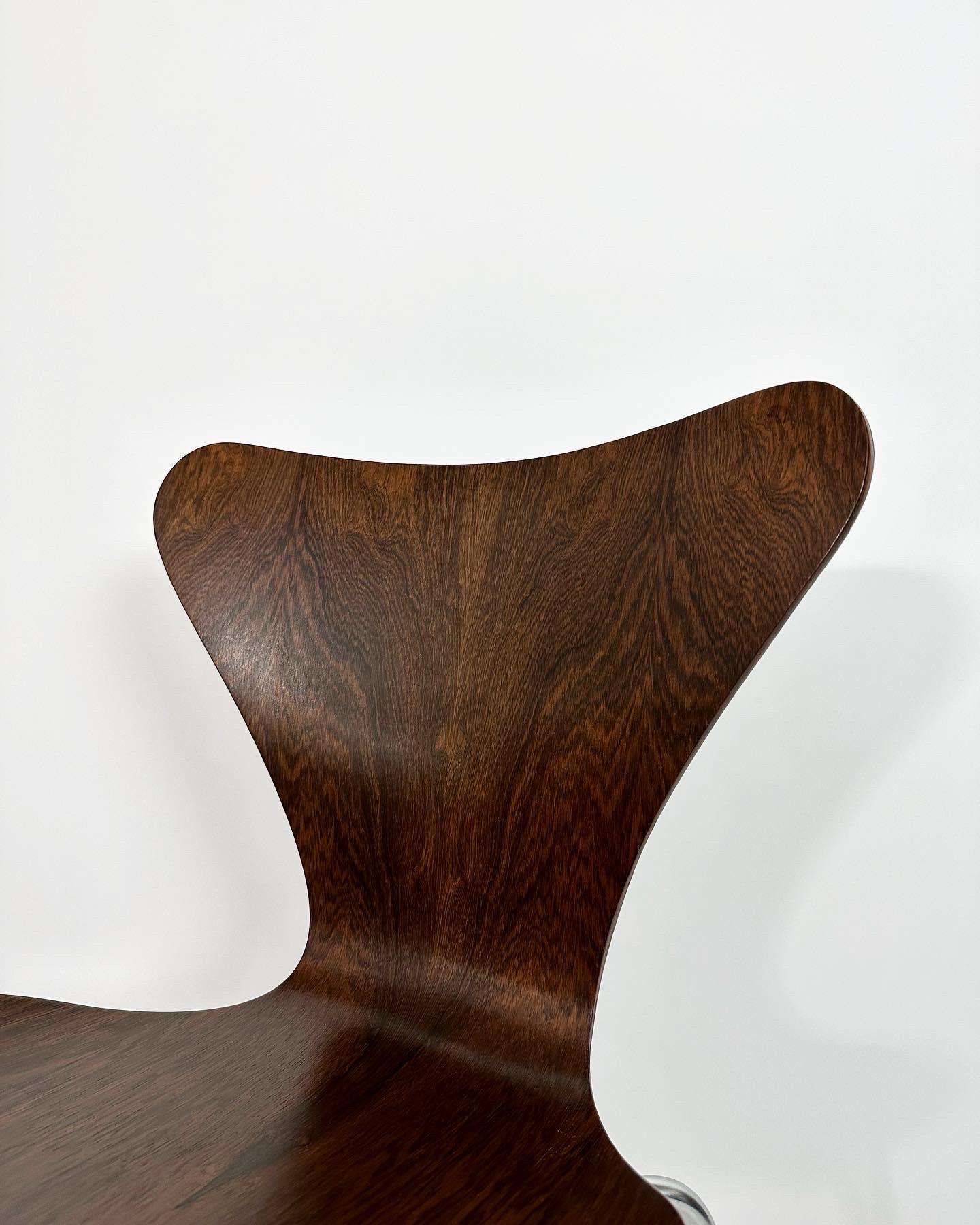 Danish Arne Jacobsen Rosewood Chair Series 7 Fritz Hansen Denmark 1968 For Sale