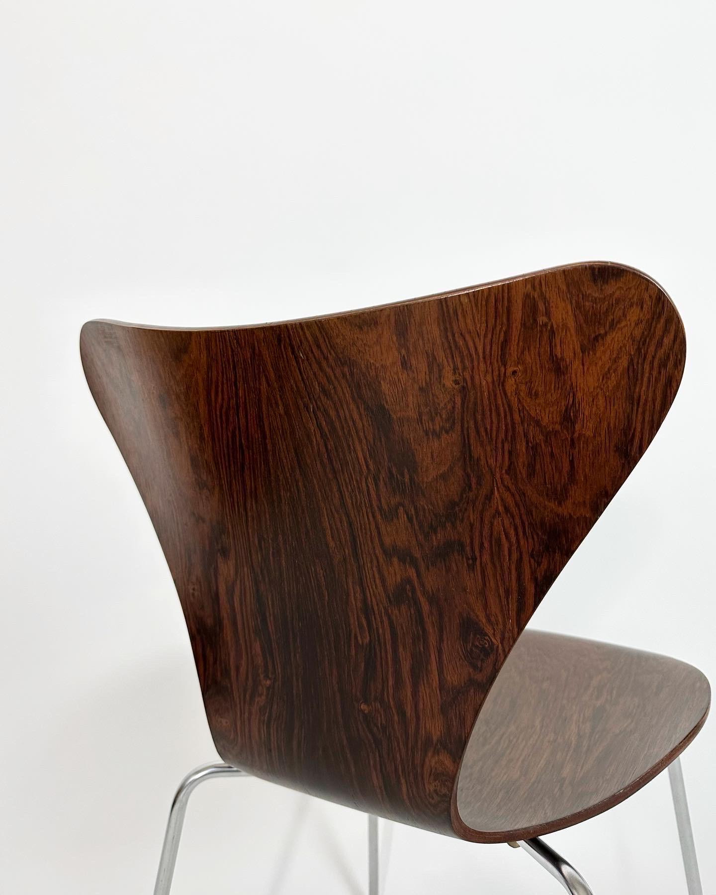 Hand-Crafted Arne Jacobsen Rosewood Chair Series 7 Fritz Hansen Denmark 1968 For Sale