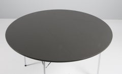 Arne Jacobsen, Round Dining Table