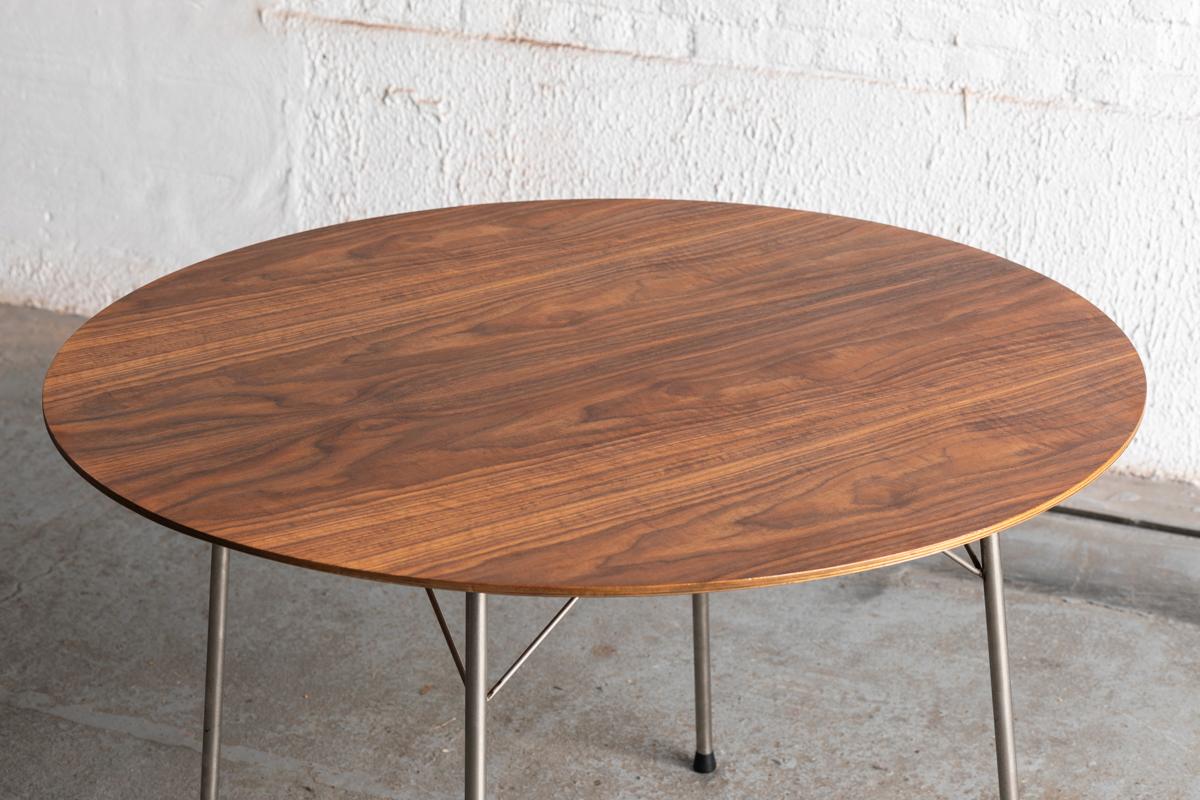 Arne Jacobsen Round Dining Table ‘Model 3600’ for Fritz Hansen, Denmark, 1950's In Good Condition In Antwerpen, BE