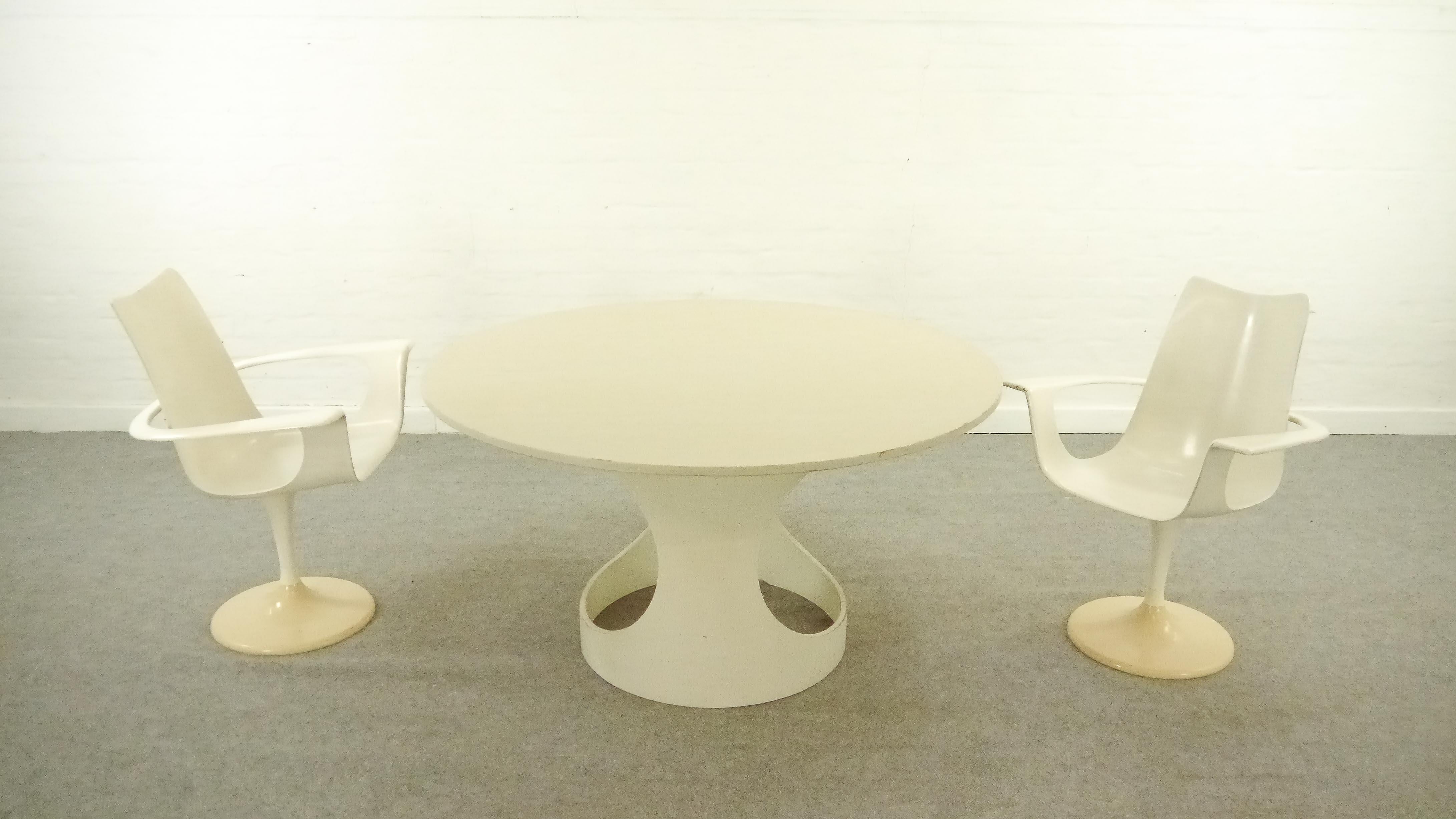 Arne Jacobsen Round White Pre-Pop Dining Table by ASKO, Finland circa 1968 5
