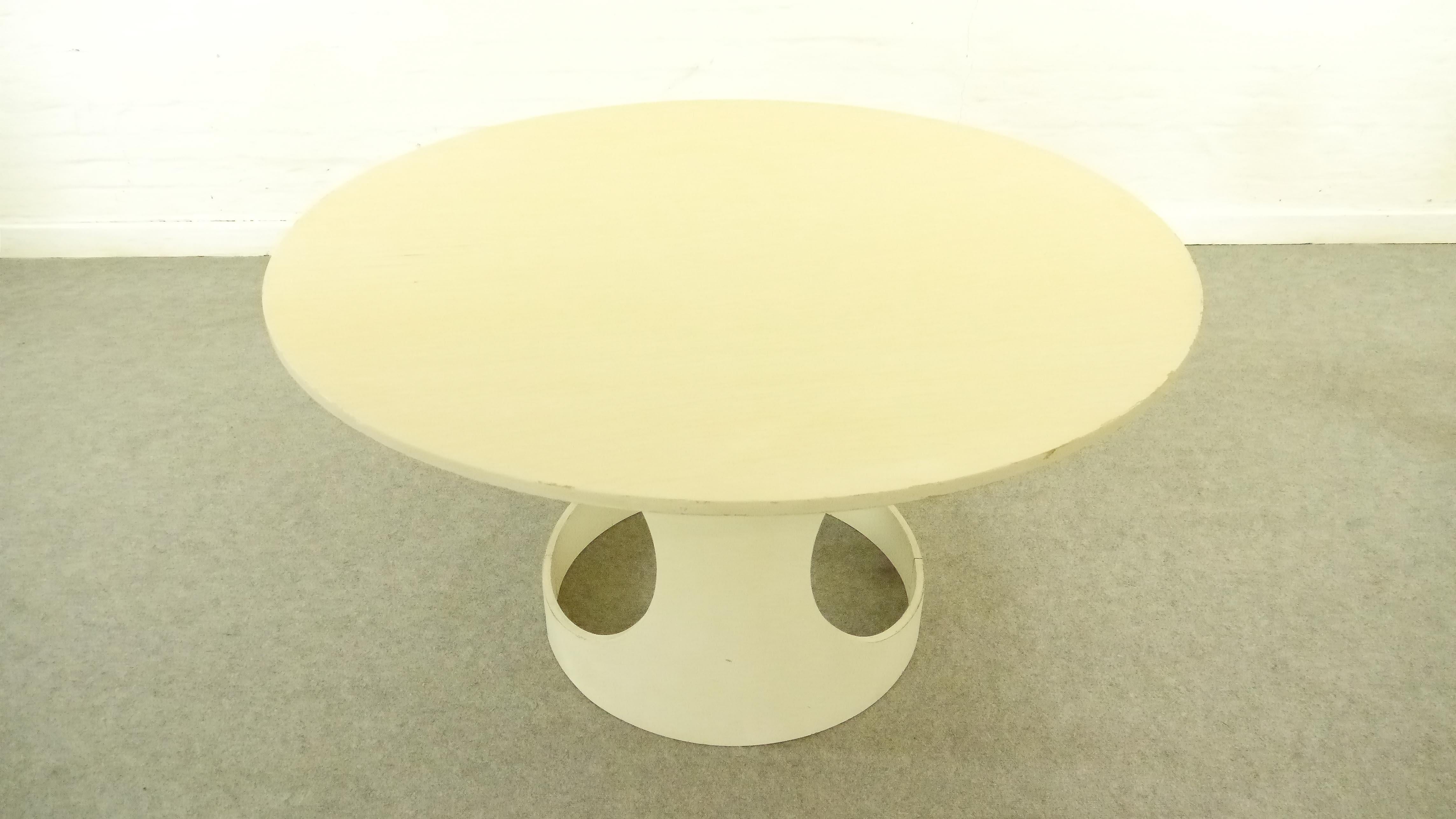 Arne Jacobsen Round White Pre-Pop Dining Table by ASKO, Finland circa 1968 7