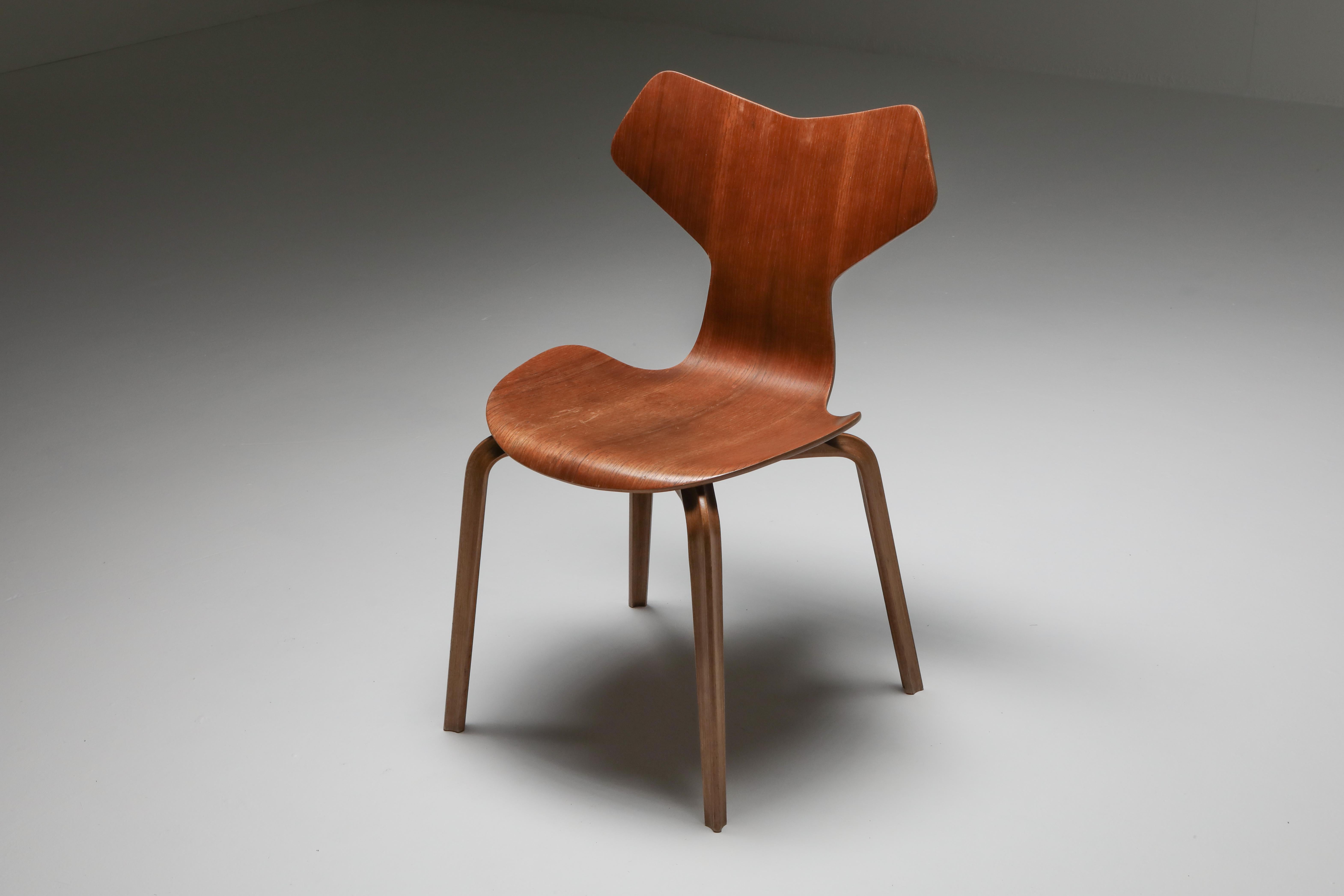 Mid-Century Modern Arne Jacobsen's Grand Prix Chair Fritz Hansen