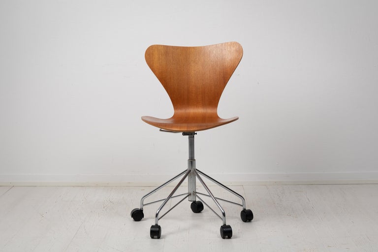Arne Jacobsen Scandinavian Modern Teak Desk Chair For Sale at 1stDibs