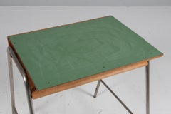 Arne Jacobsen School table for Munkegaards skolen. Laminate and beech