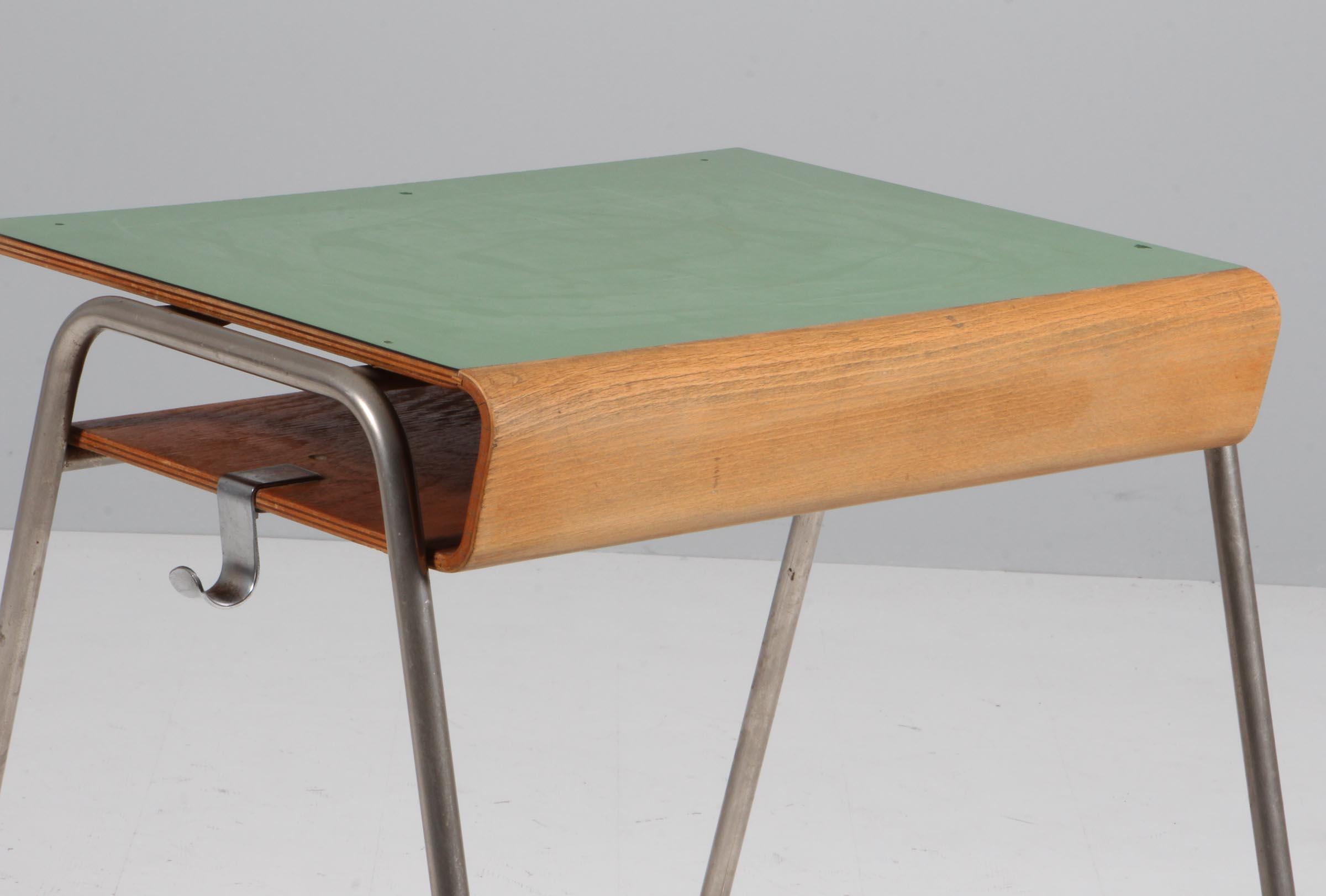 Steel Arne Jacobsen School table for Munkegaards skolen. Laminate and beech