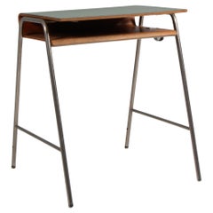 Arne Jacobsen School table for Munkegaards skolen. Laminate and beech