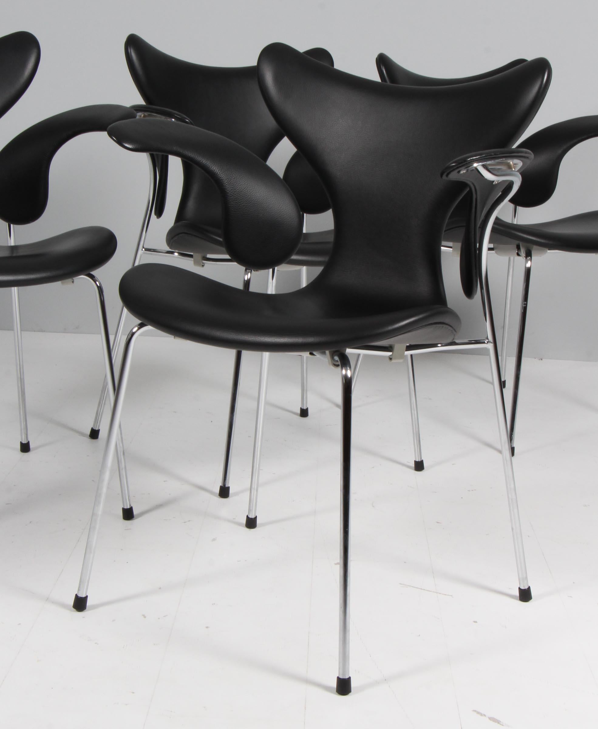 Scandinavian Modern Arne Jacobsen, Seagull armchair, model 3208 For Sale
