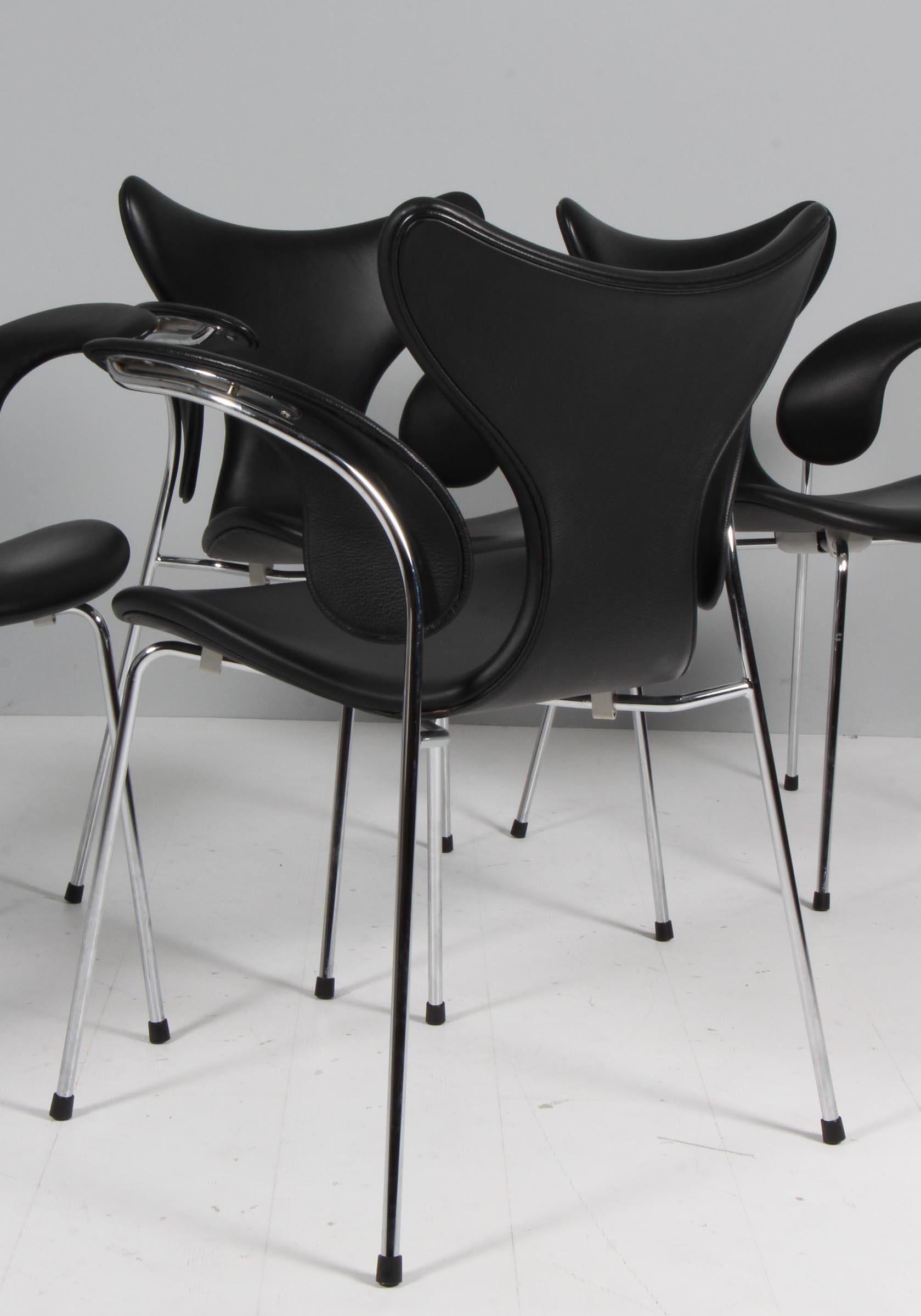 Arne Jacobsen, Seagull armchair, model 3208 For Sale 1