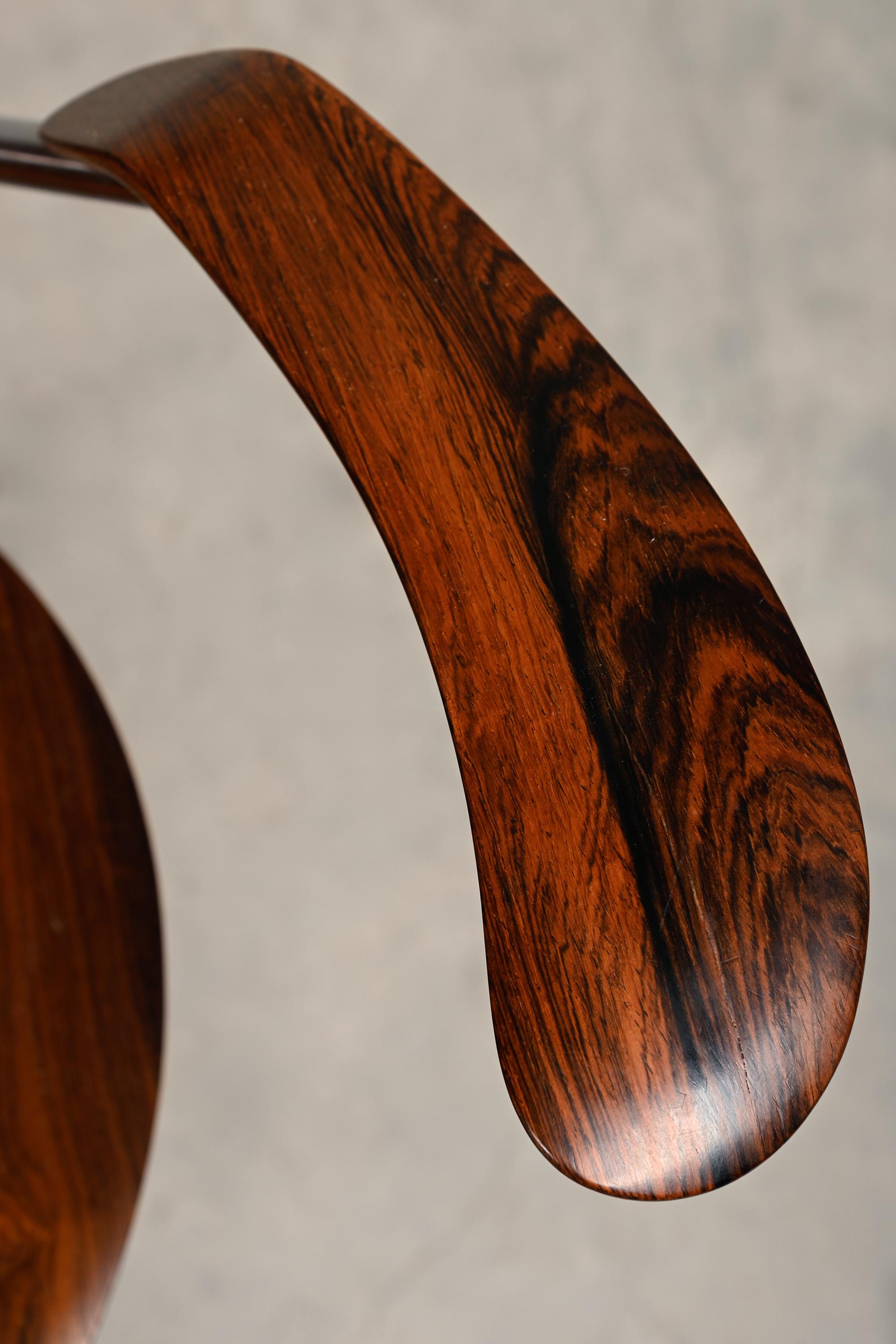 Arne Jacobsen Series 7 Armchair in Rosewood for Fritz Hansen Denmark 1960s en venta 4