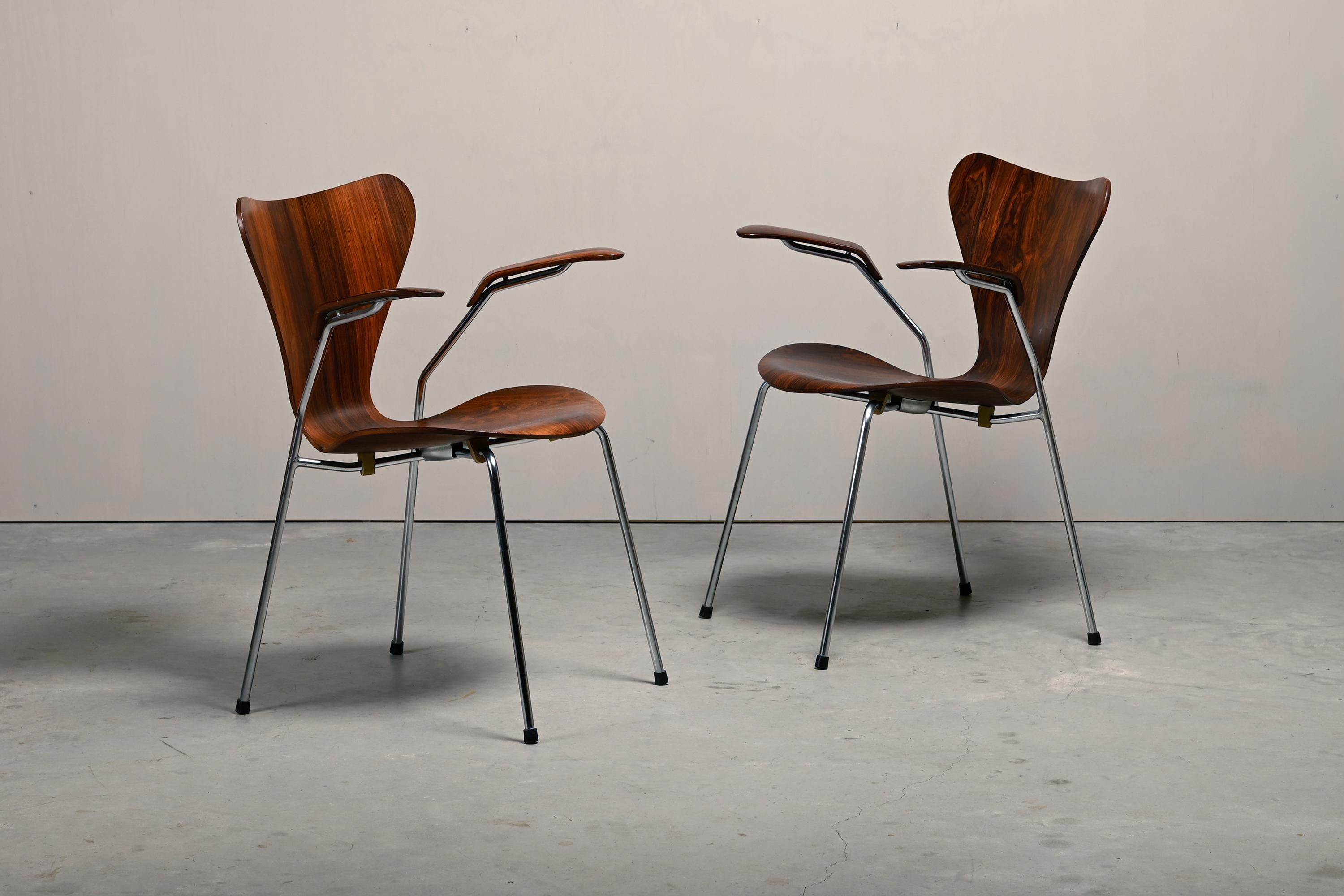 Arne Jacobsen Series 7 Armchair in Rosewood for Fritz Hansen Denmark 1960s en venta 1