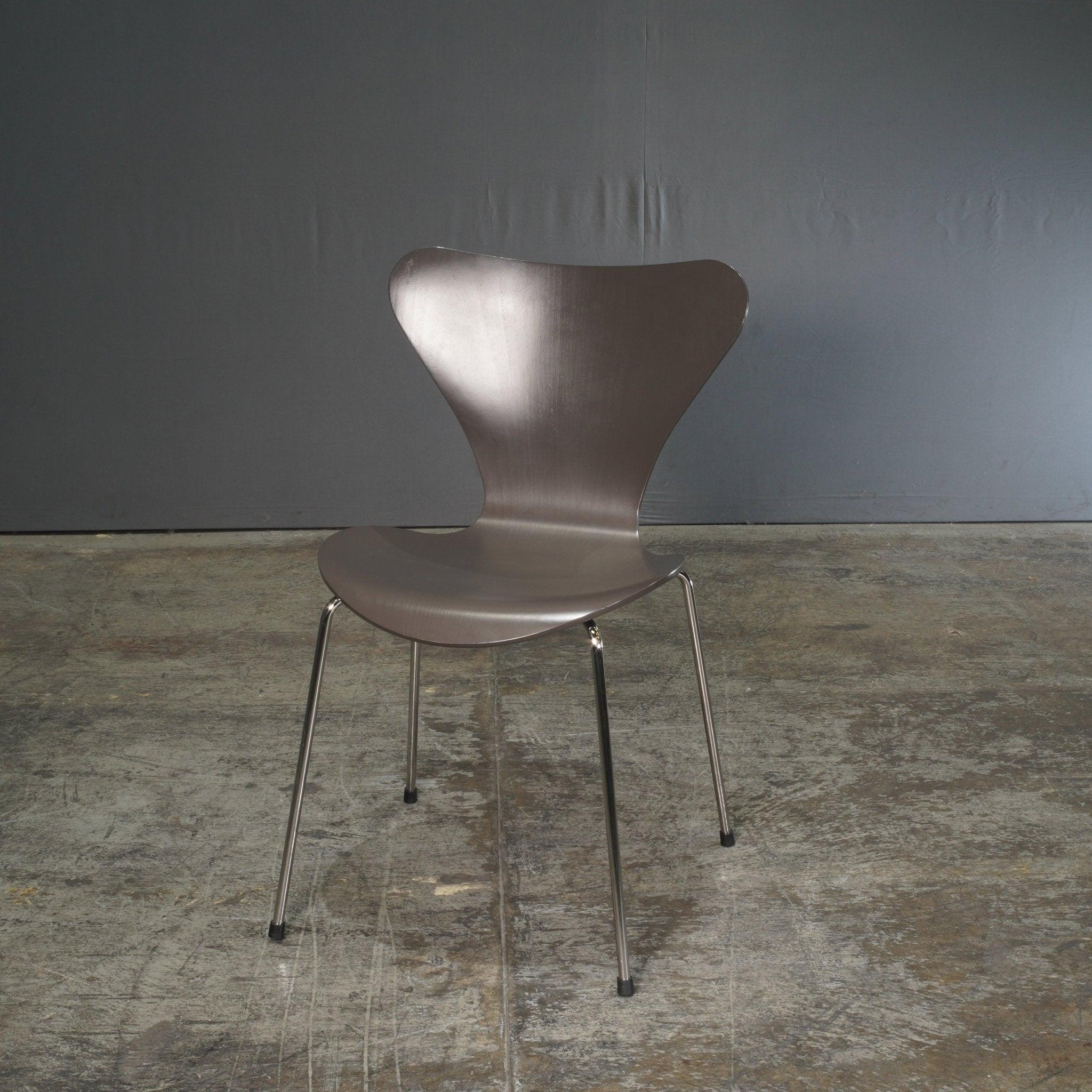 Moderne Chaise Series 7 d'Arne Jacobsen par Fritz Hansen en vente