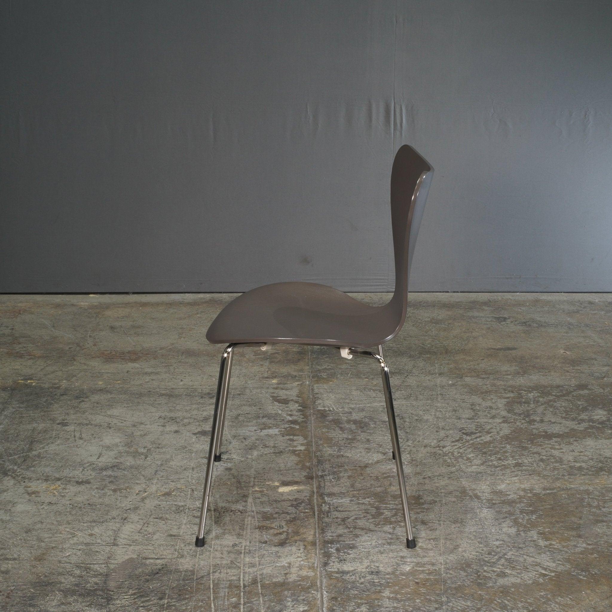 Danois Chaise Series 7 d'Arne Jacobsen par Fritz Hansen en vente