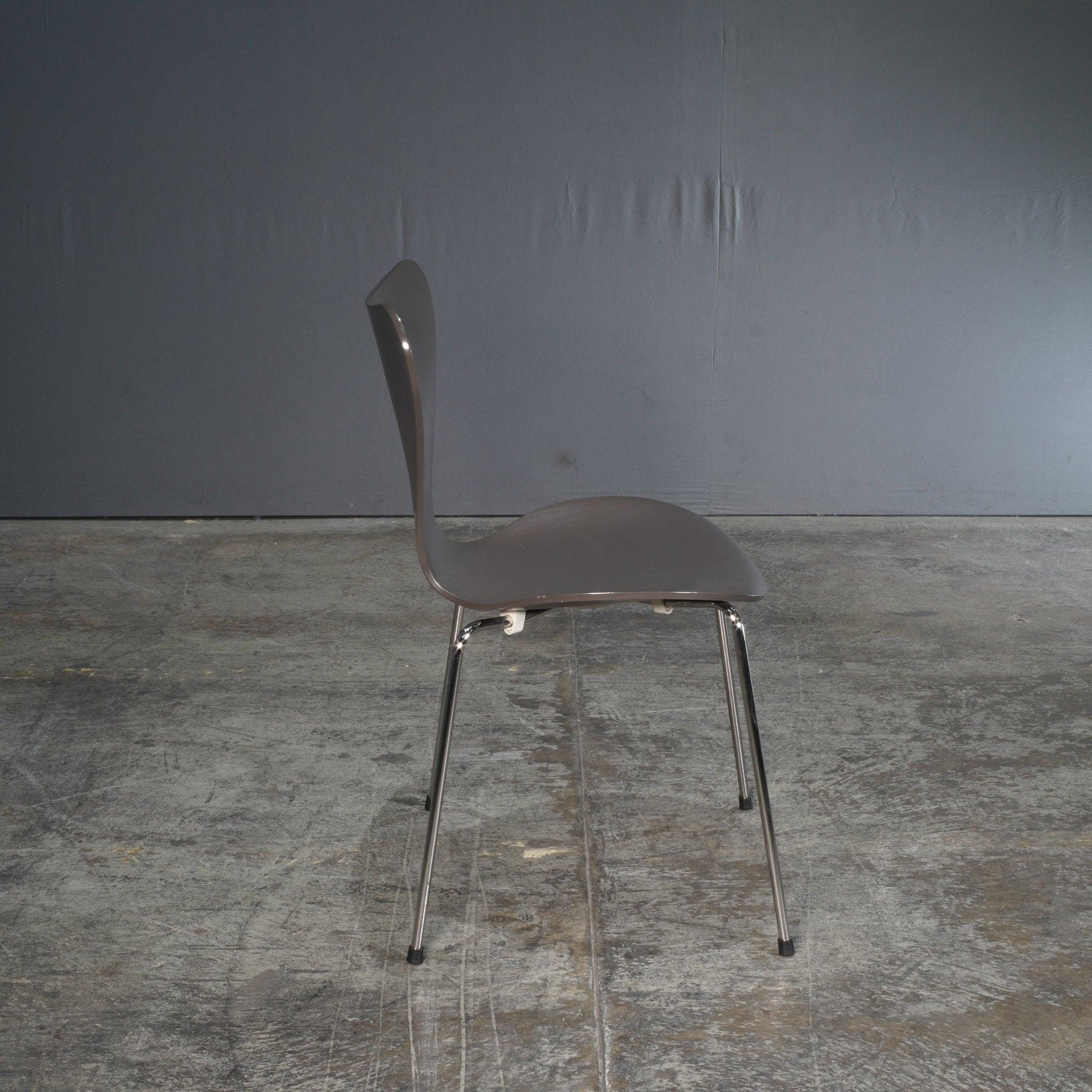 Chaise Series 7 d'Arne Jacobsen par Fritz Hansen en vente 1