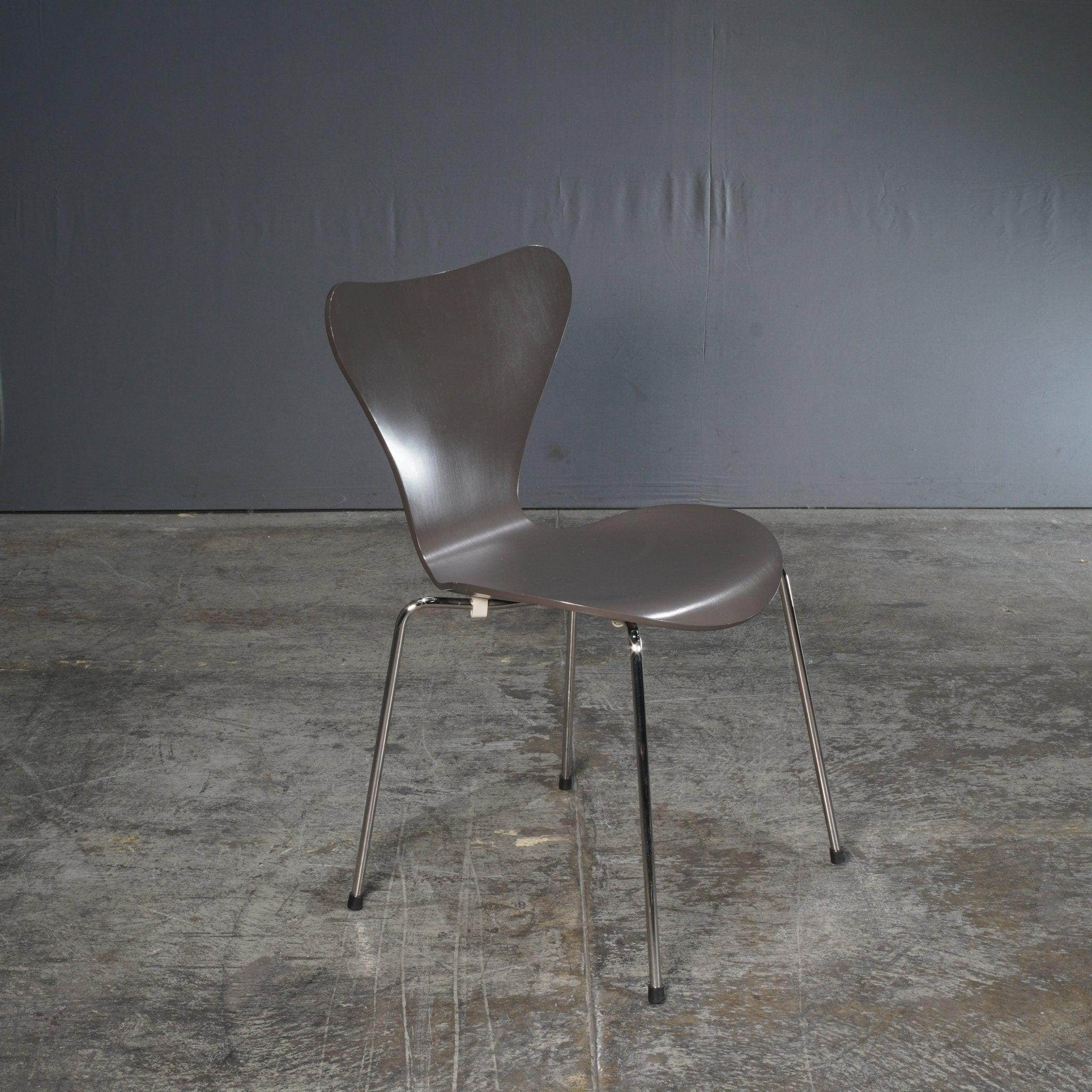 Chaise Series 7 d'Arne Jacobsen par Fritz Hansen en vente 2