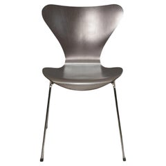Chaise Series 7 d'Arne Jacobsen par Fritz Hansen