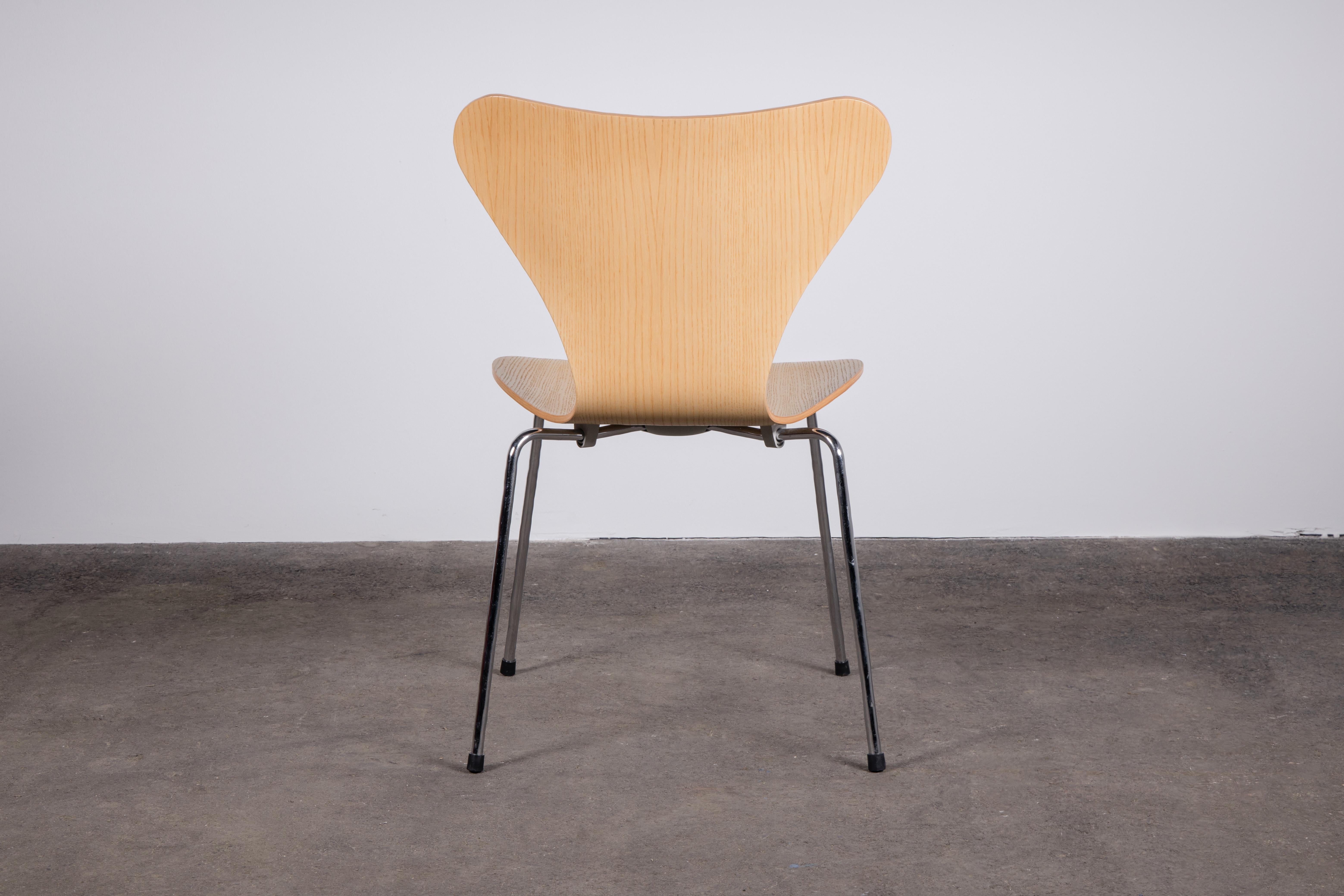Mid-Century Modern Arne Jacobsen Series 7 Chair for Fritz Hansen in Natural Ash