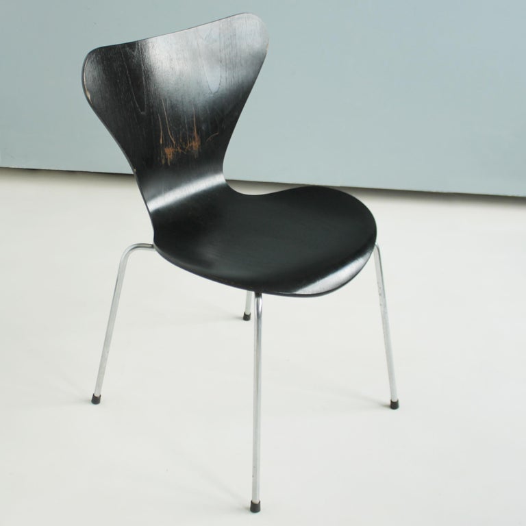 Arne Jacobsen Series 7 Chairs by Fritz Hansen For Sale 2