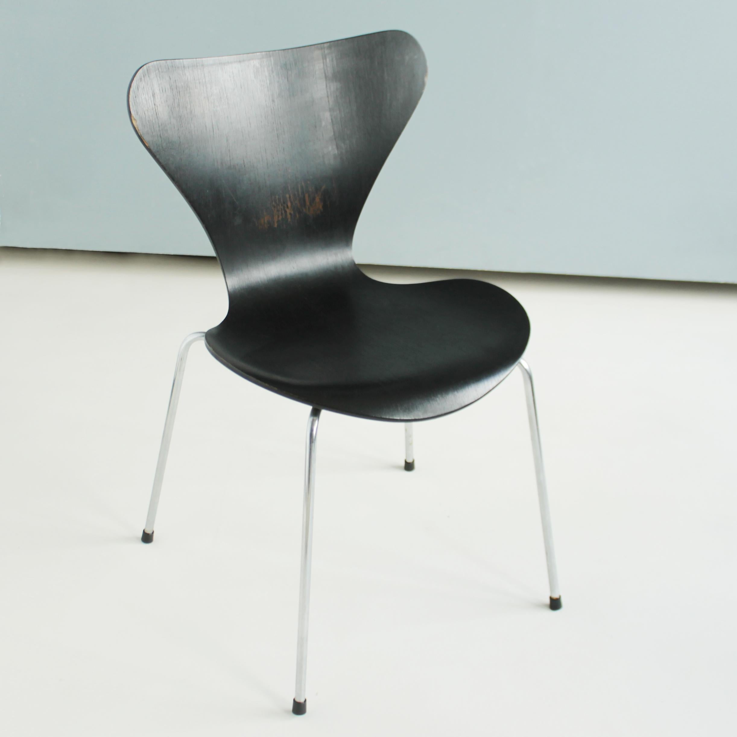 Arne Jacobsen Series 7 Chairs by Fritz Hansen 3