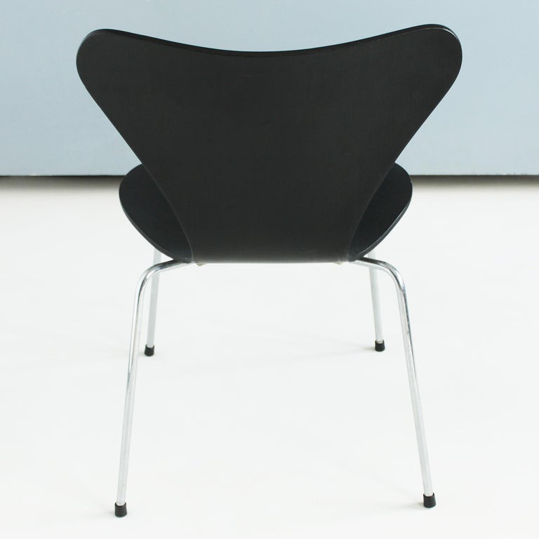 Arne Jacobsen Series 7 Chairs by Fritz Hansen For Sale 5