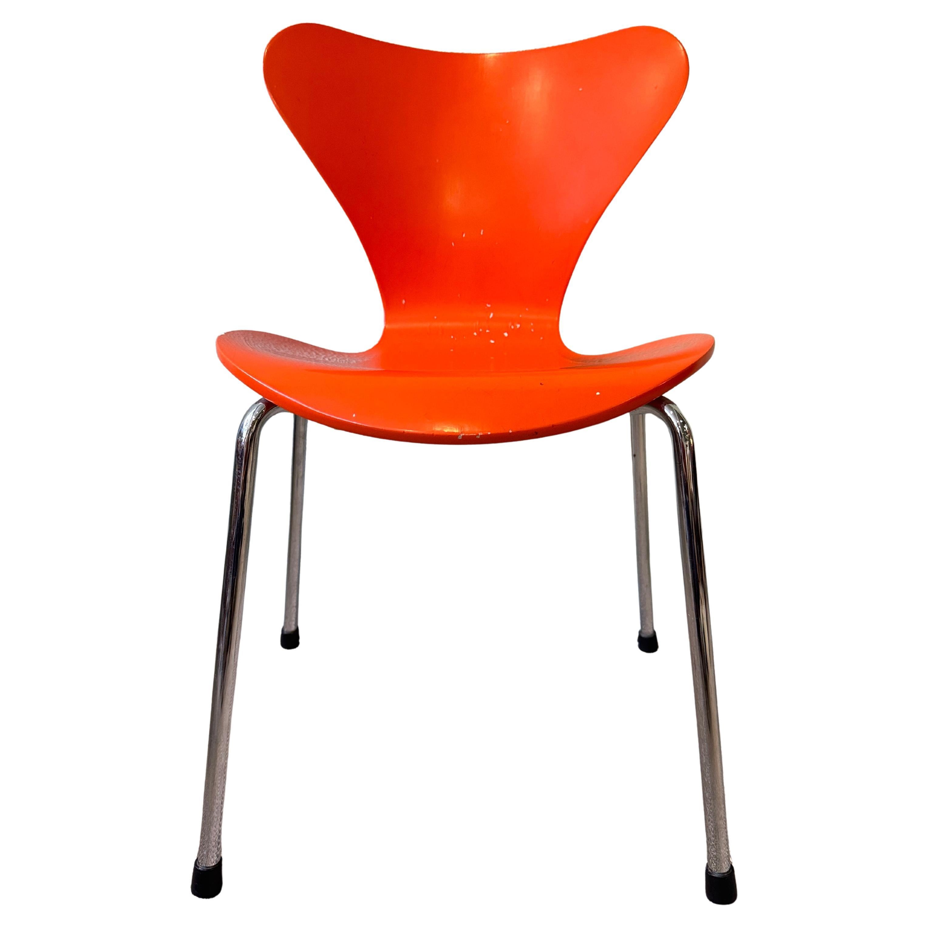 Arne Jacobsen Series 7 Child Chair, Orange, Fritz Hansen, Denmark, 2005 For Sale