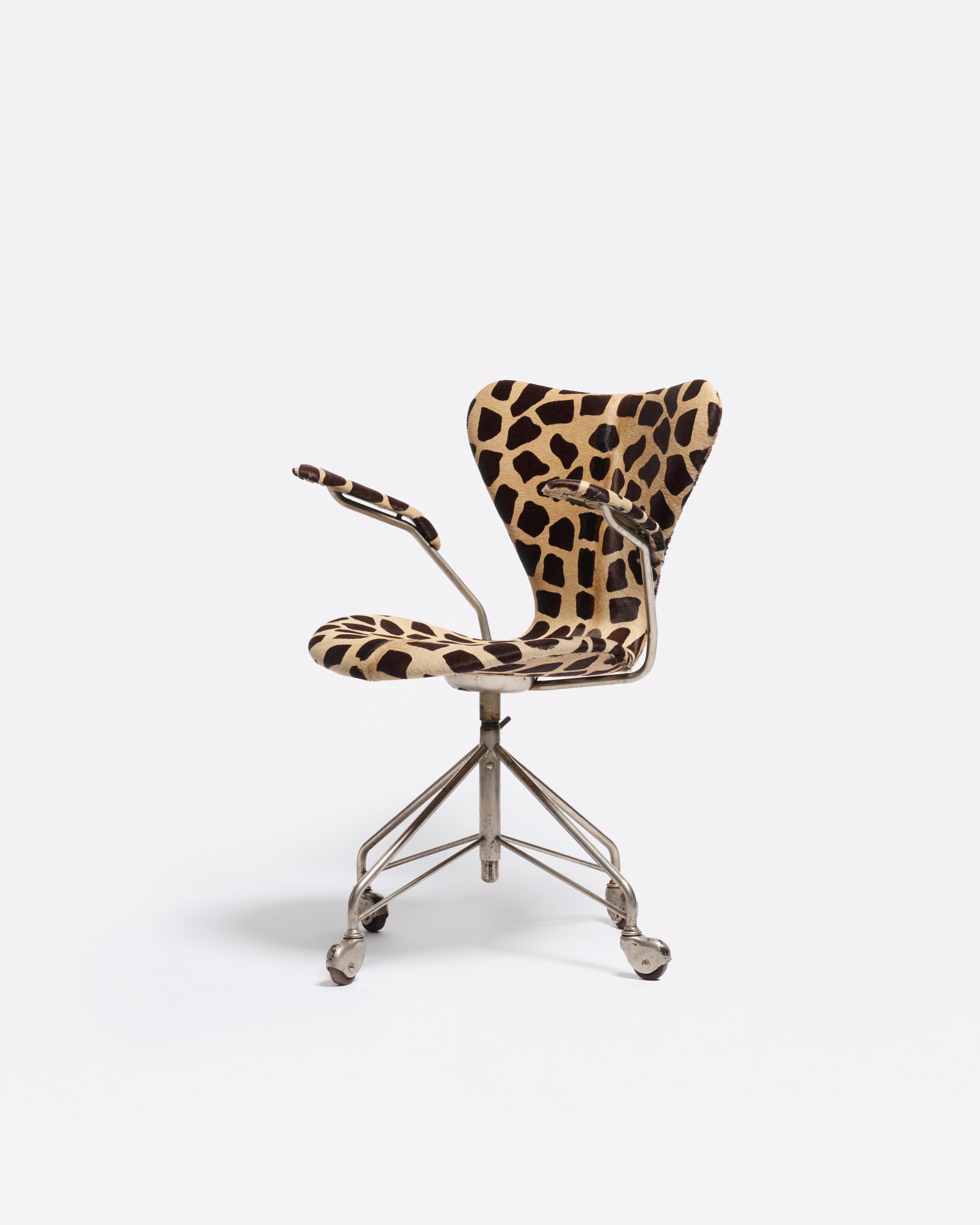 Arne Jacobsen, chaise de bureau série 7, Fritz Hansen, Danemark, années 1960 Bon état - En vente à New York, NY