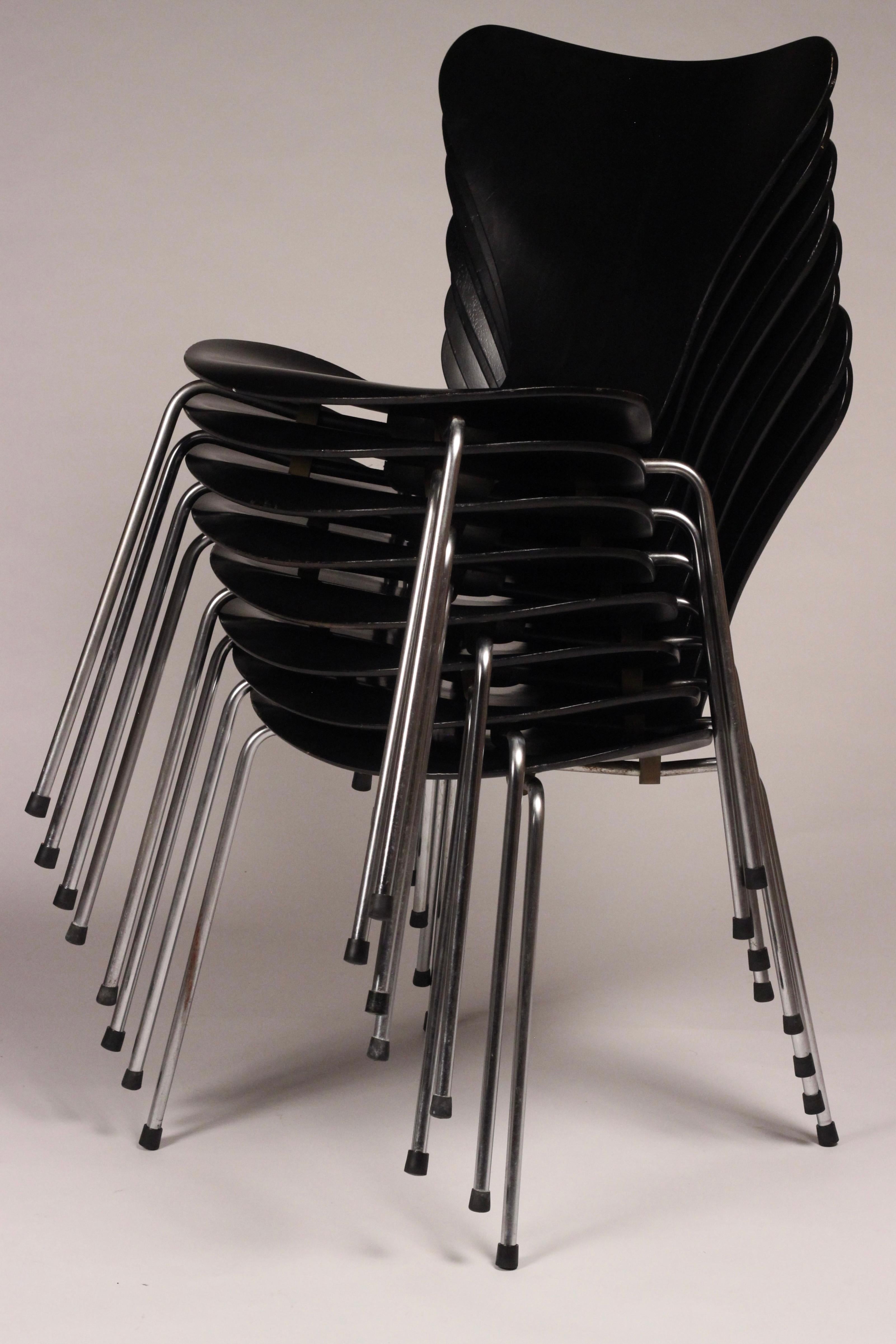 Arne Jacobsen Series 7 or 3107 Chairs by Fritz Hansen Mid Century Modern 1964 For Sale 4