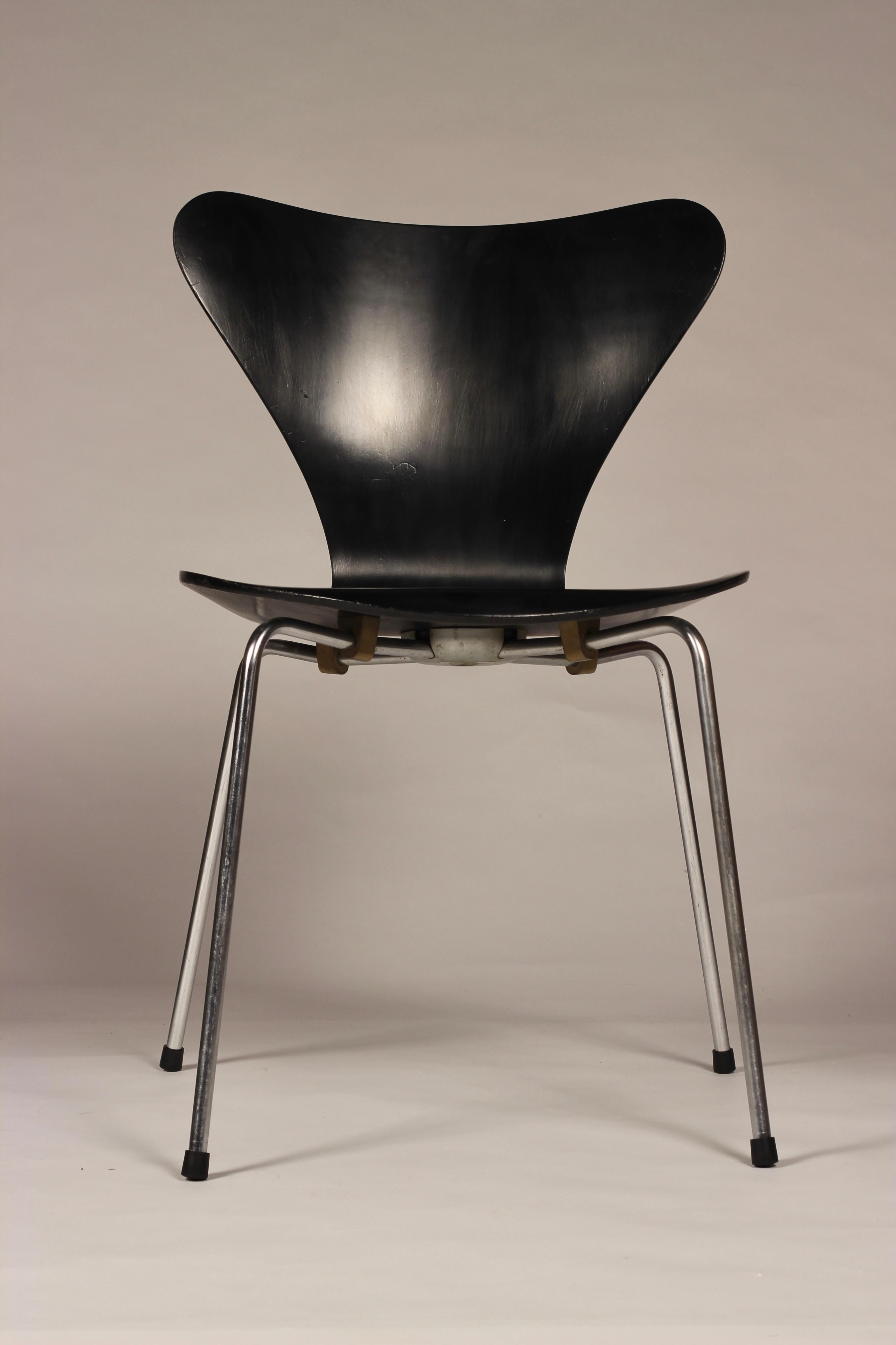 Arne Jacobsen Series 7 or 3107 Chairs by Fritz Hansen Mid Century Modern 1964 In Good Condition For Sale In London, GB