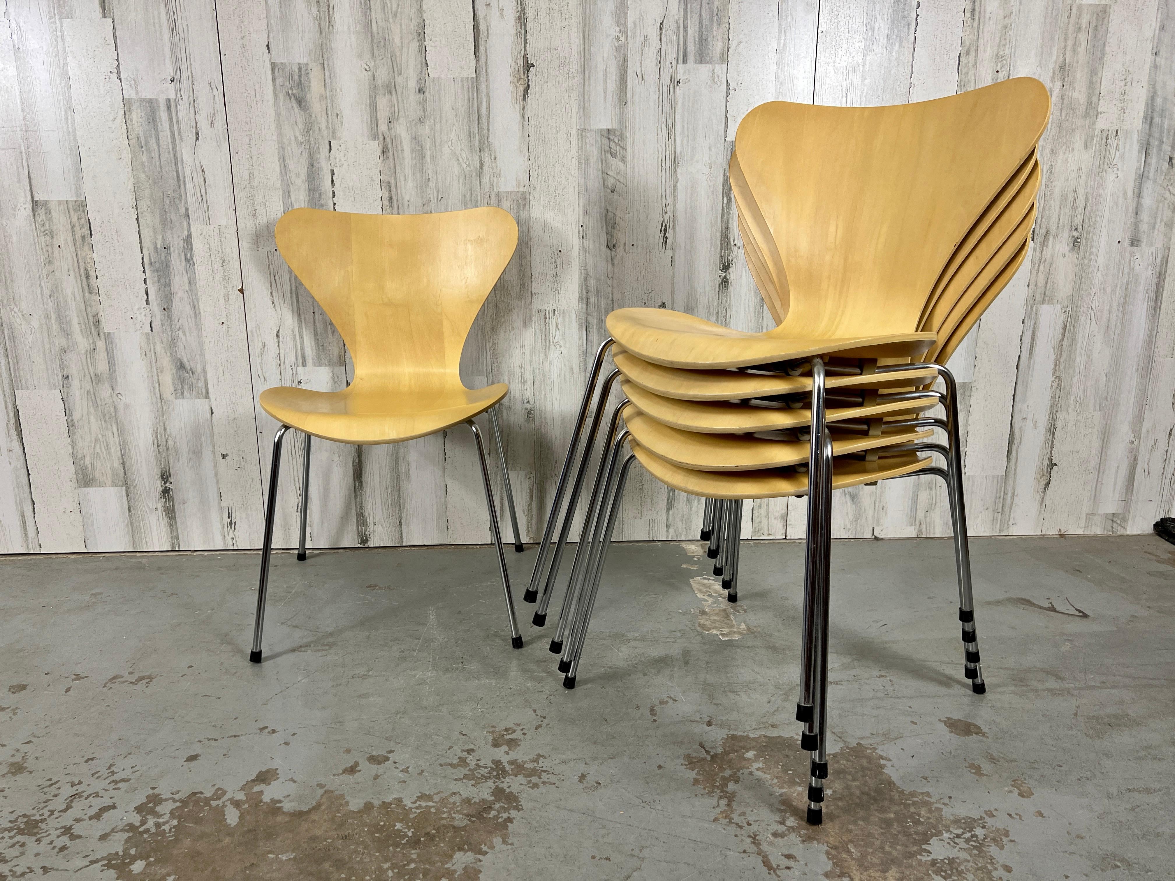 Arne Jacobsen Series 7 Stackable Chairs for Fritz Hansen For Sale 8