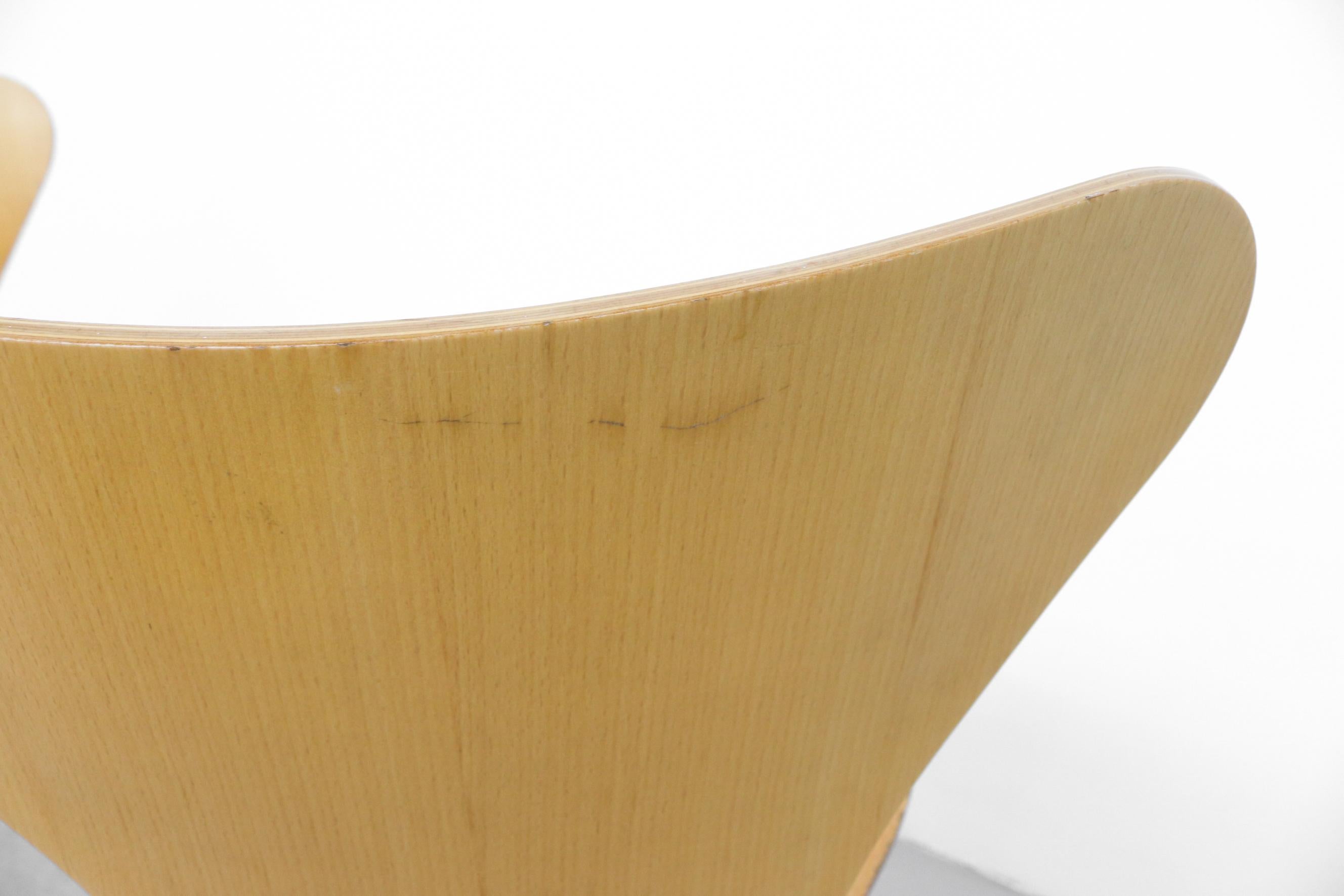Stapelbare Stühle „Series 7“ von Arne Jacobsen für Fritz Hansen im Angebot 9
