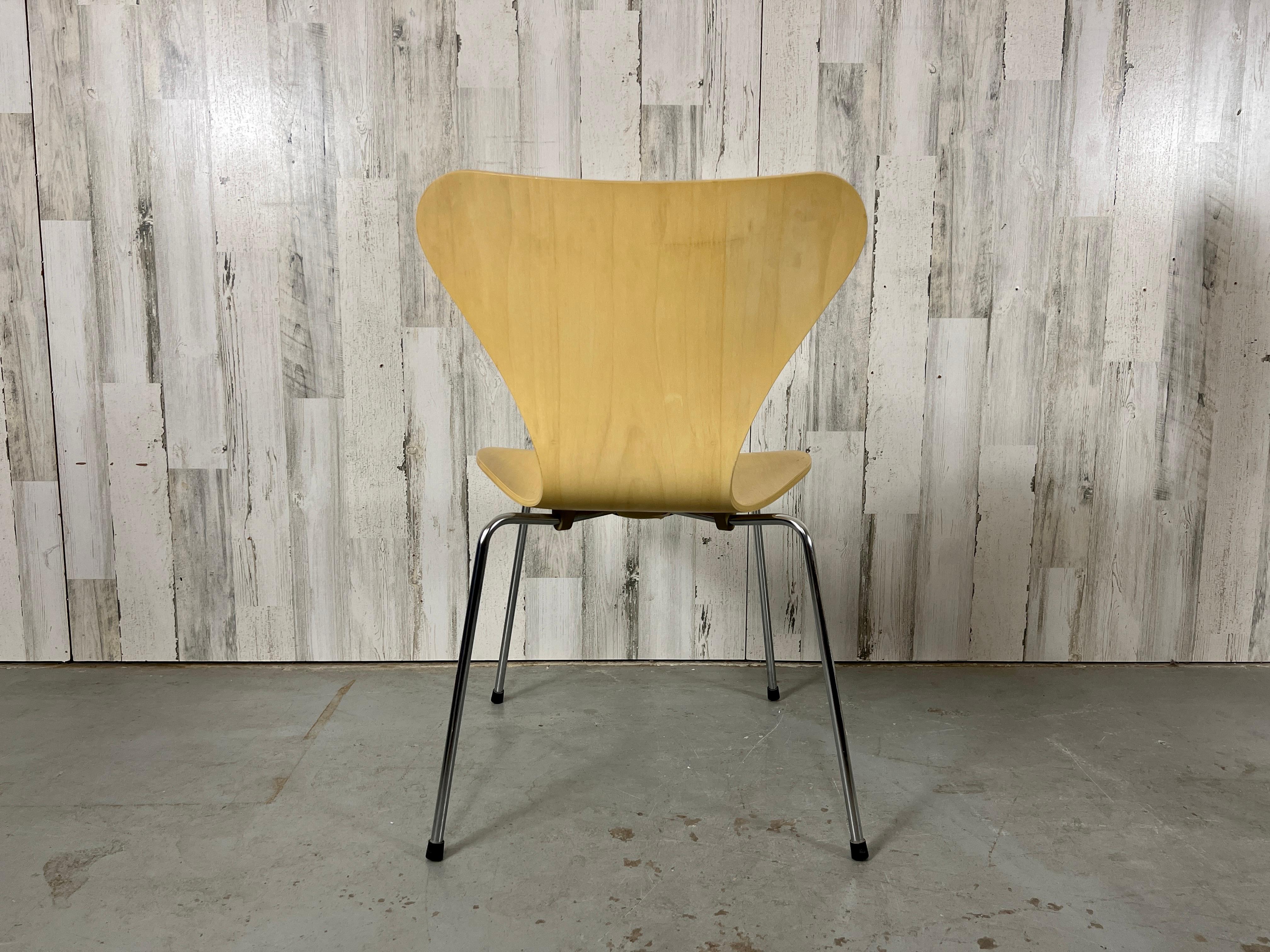 Arne Jacobsen Series 7 Stackable Chairs for Fritz Hansen For Sale 11