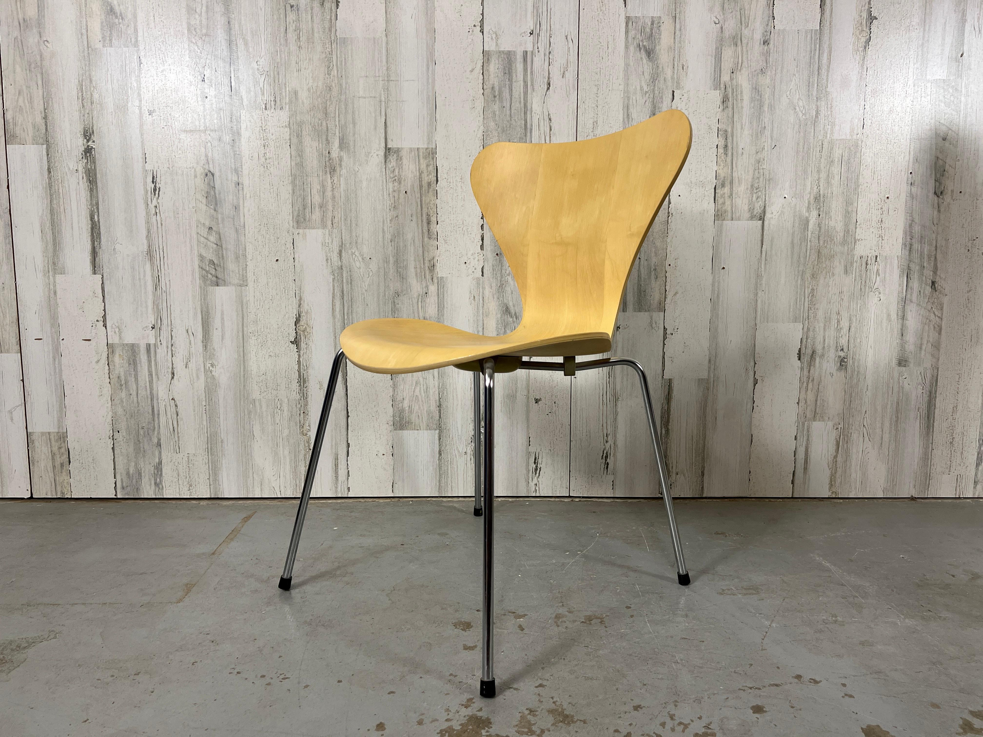 Arne Jacobsen Series 7 Stackable Chairs for Fritz Hansen For Sale 12