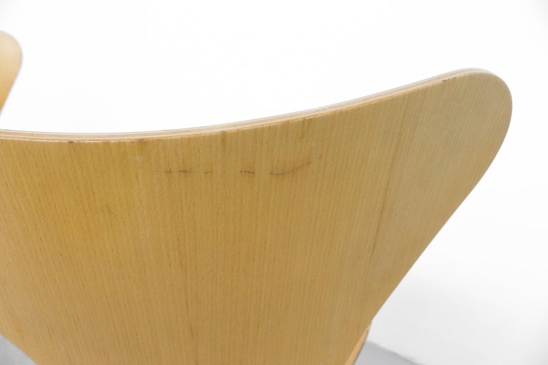 Arne Jacobsen Series 7 Stackable Chairs for Fritz Hansen 13