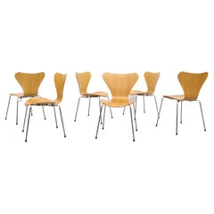 Set of six Arne Jacobsen "Series 7" Stackable Chairs for Fritz Hansen